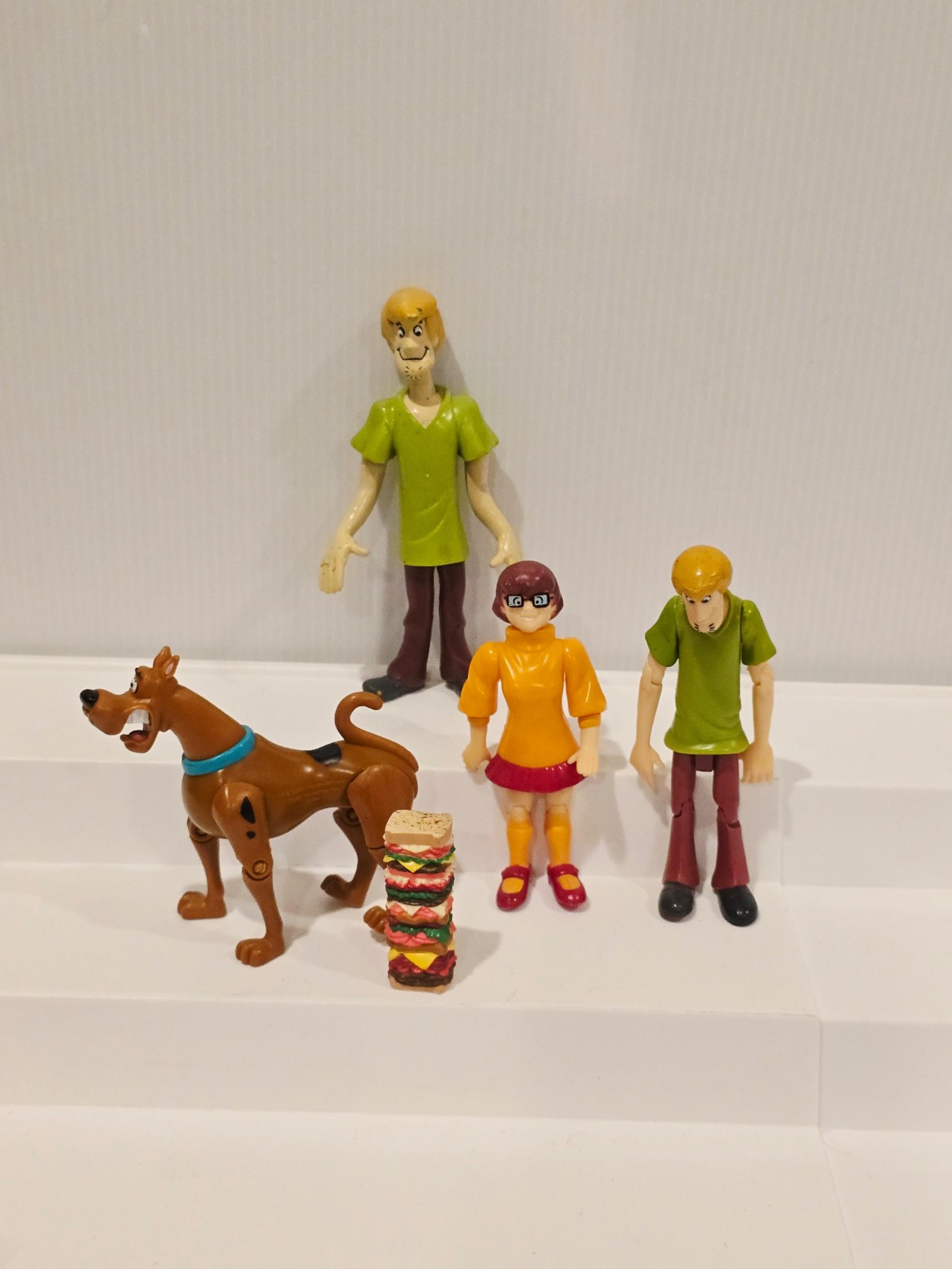 Scooby Doo Mystery Machine Action Figure Set