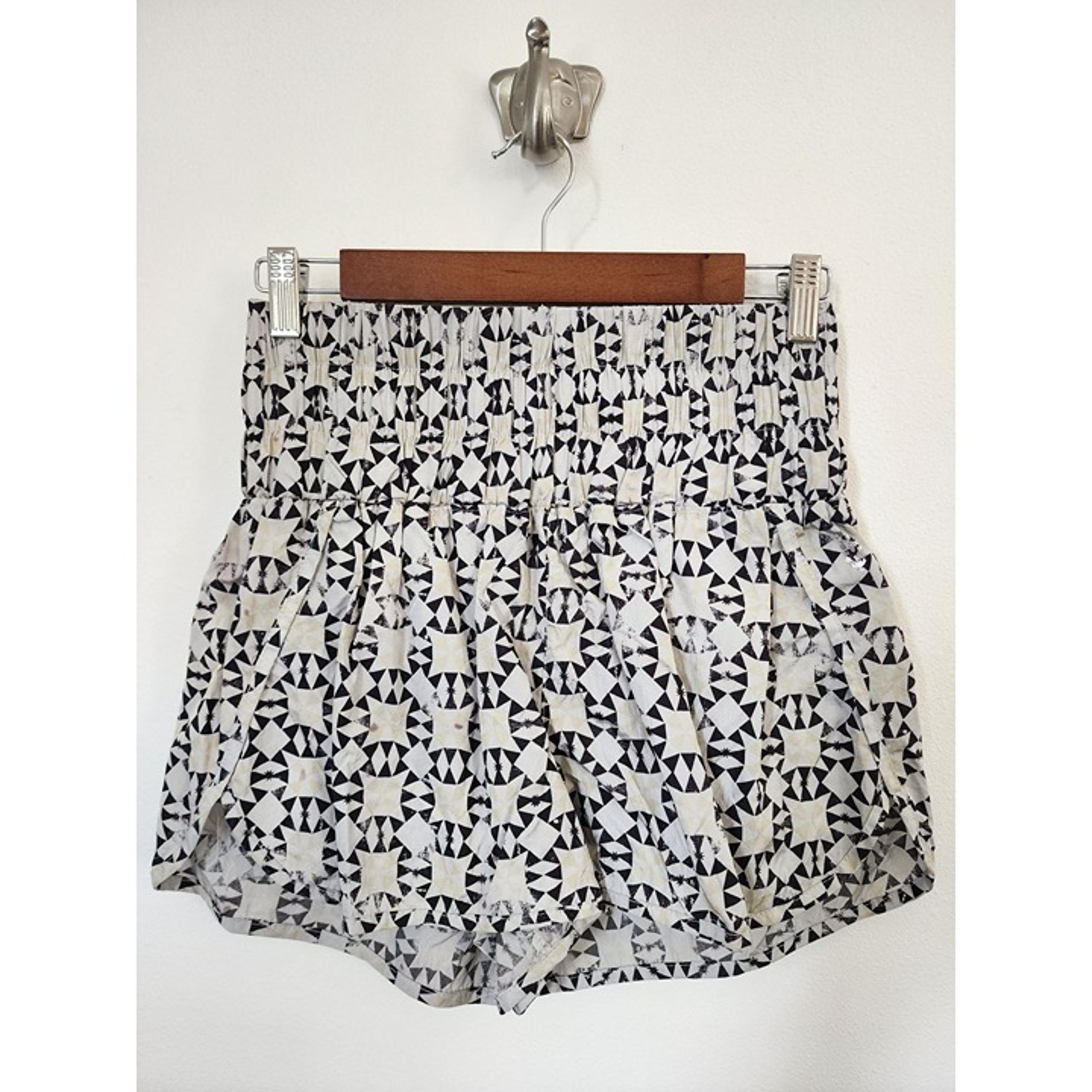 Free People Movement the way home white black geo printed active shorts M