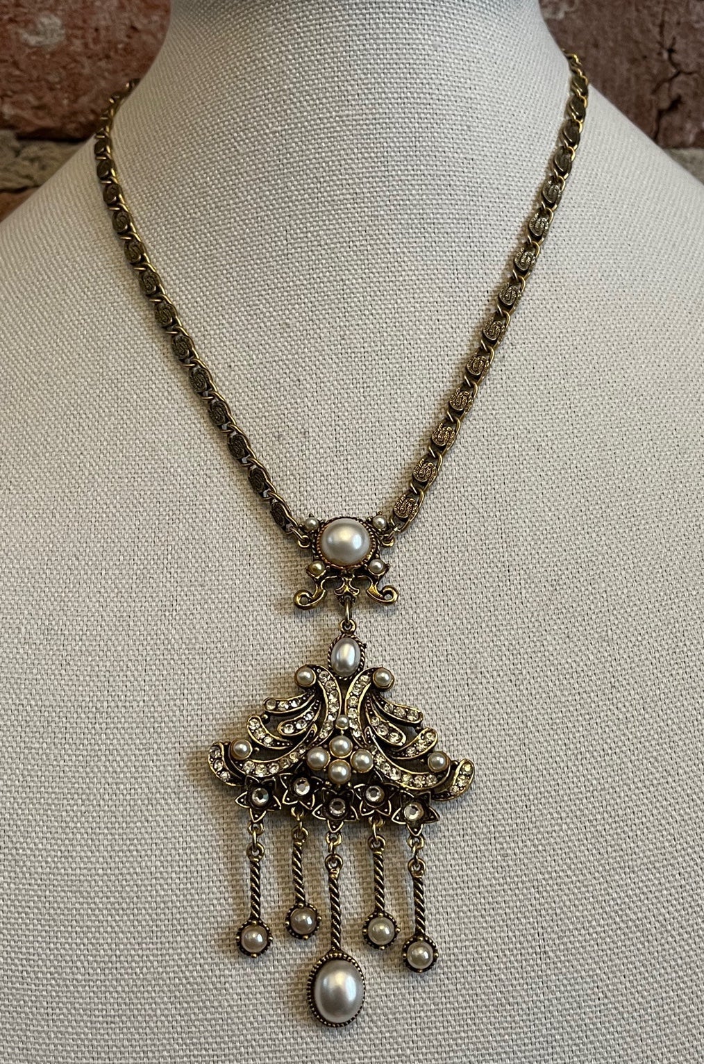 VTG HOLLYCRAFT Estate Necklace, Gold Tone, Pearl Cabochons, Rhinestones, Signed