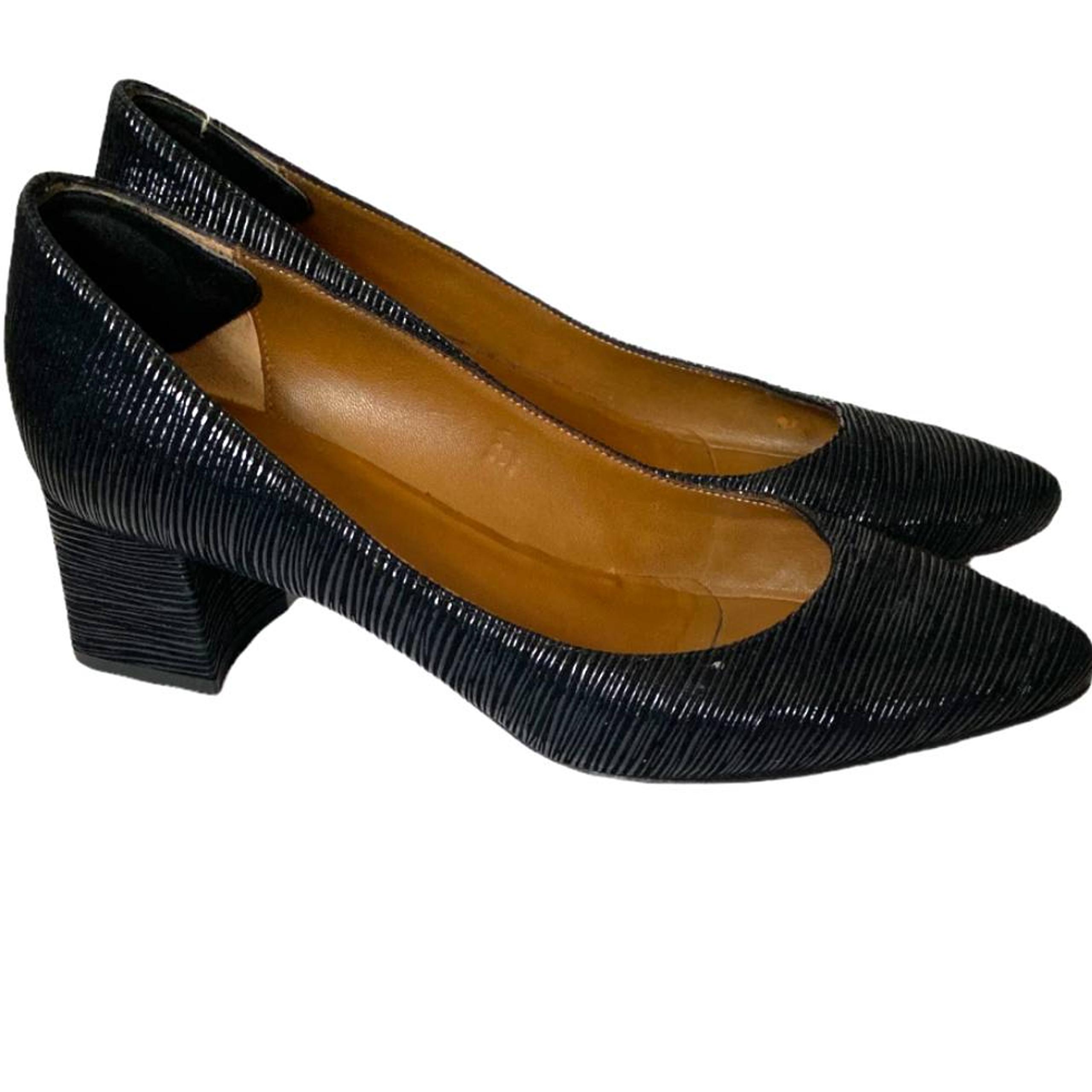Aquatalia Pasha Textured Leather Pump Heel Shoes 6.5 Black