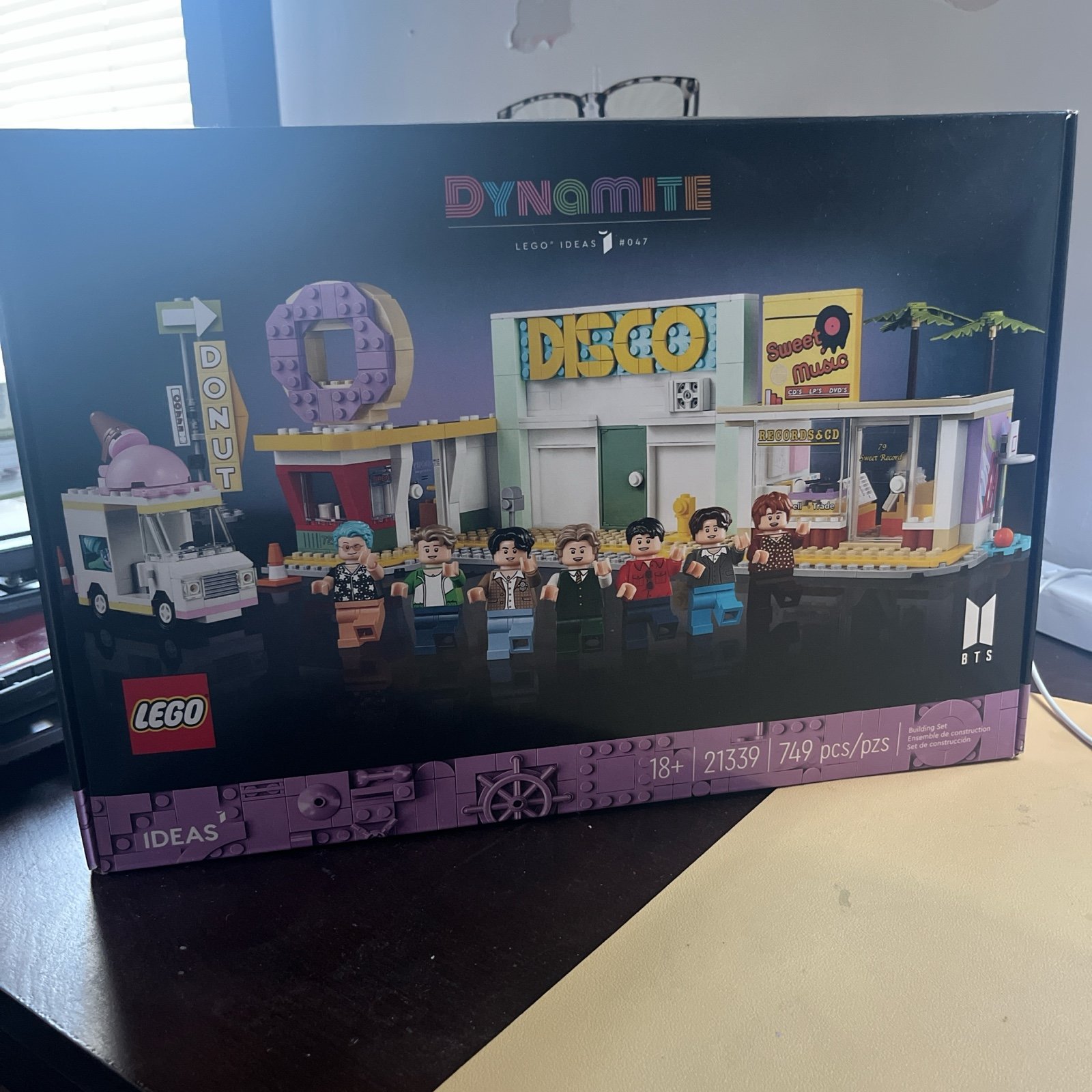 BTS dynamite Lego set