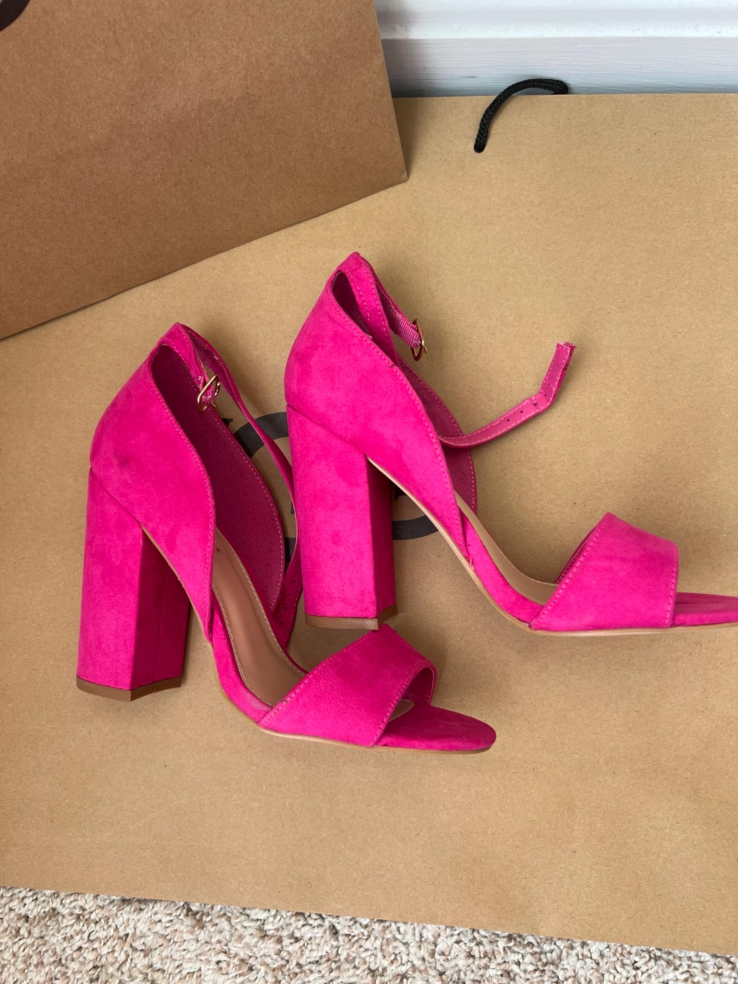 Shoe Dazzle Block Heeled Sandals