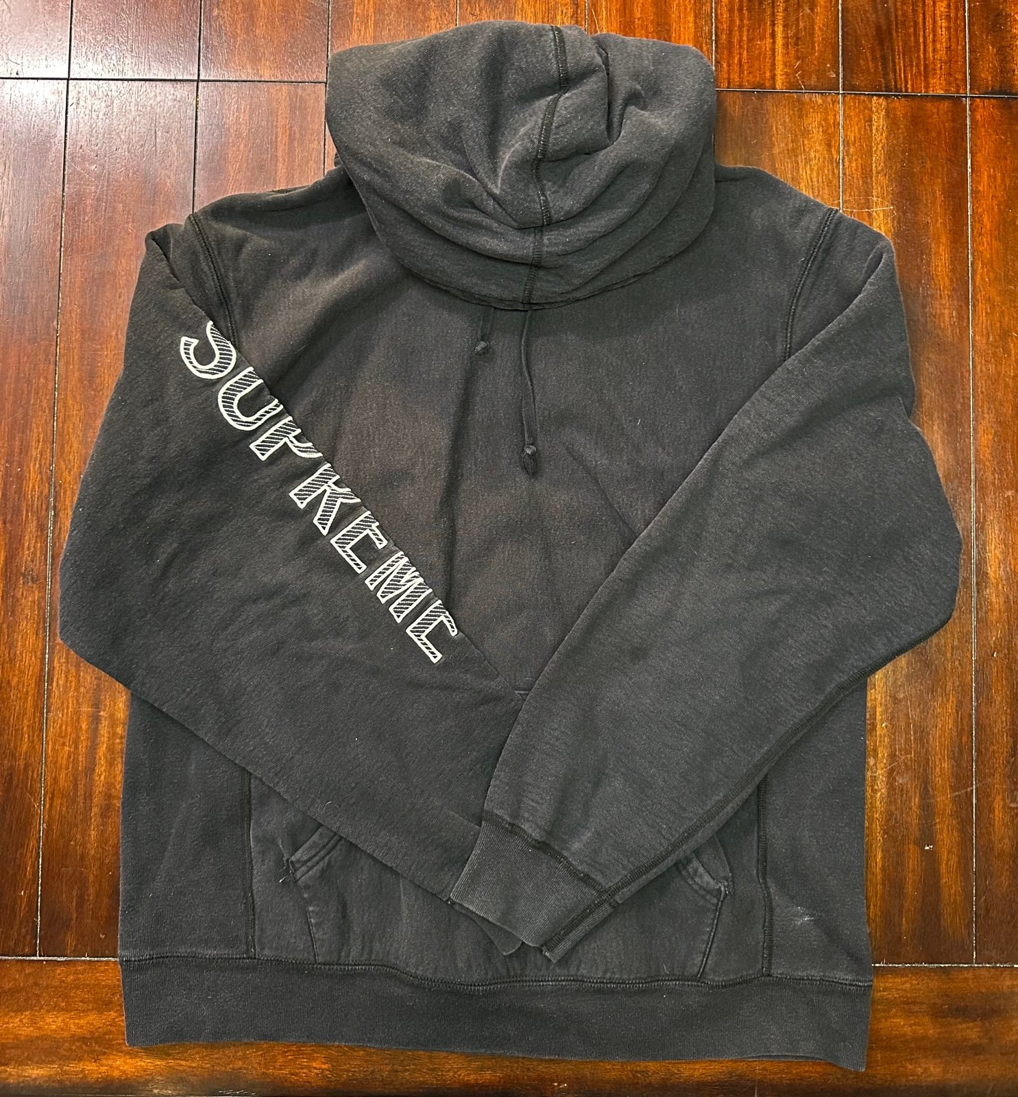 Supreme Embroidered Arm Logo Hoodie Hooded Sweatshirt clearance Size XL