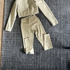 NWT Alo Yoga Cropped Jacket and Leggings Set