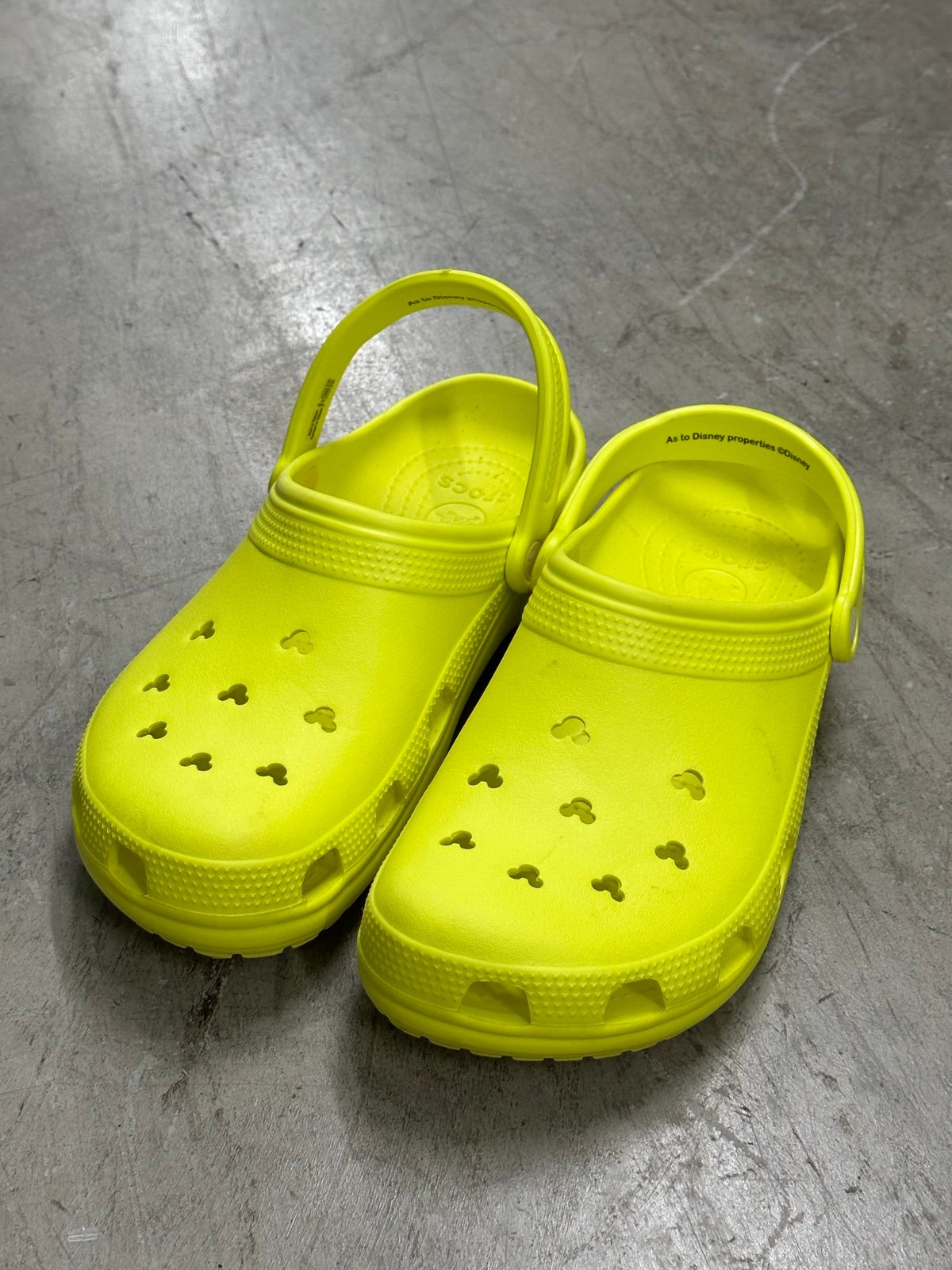 CROCS Disney Parks NEON YELLOW CLOGS Tennis Ball Green men size 12