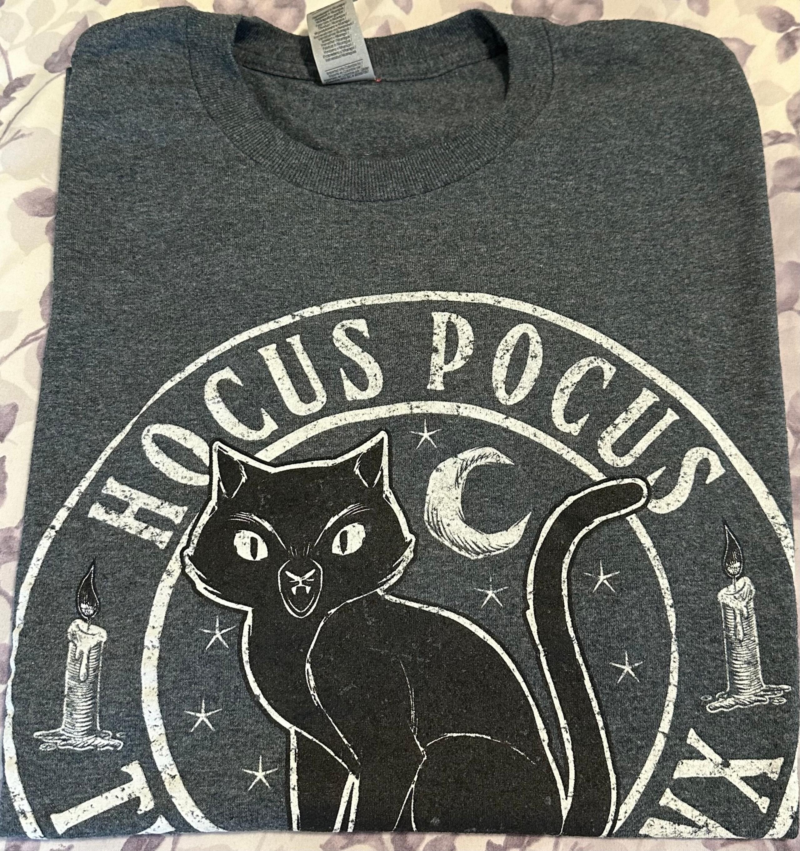 Hocus Pocus Grey Short Sleeve Graphic Tee Sz M