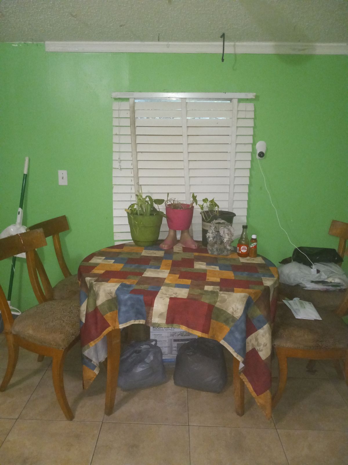 dining table with chairs and table cloth