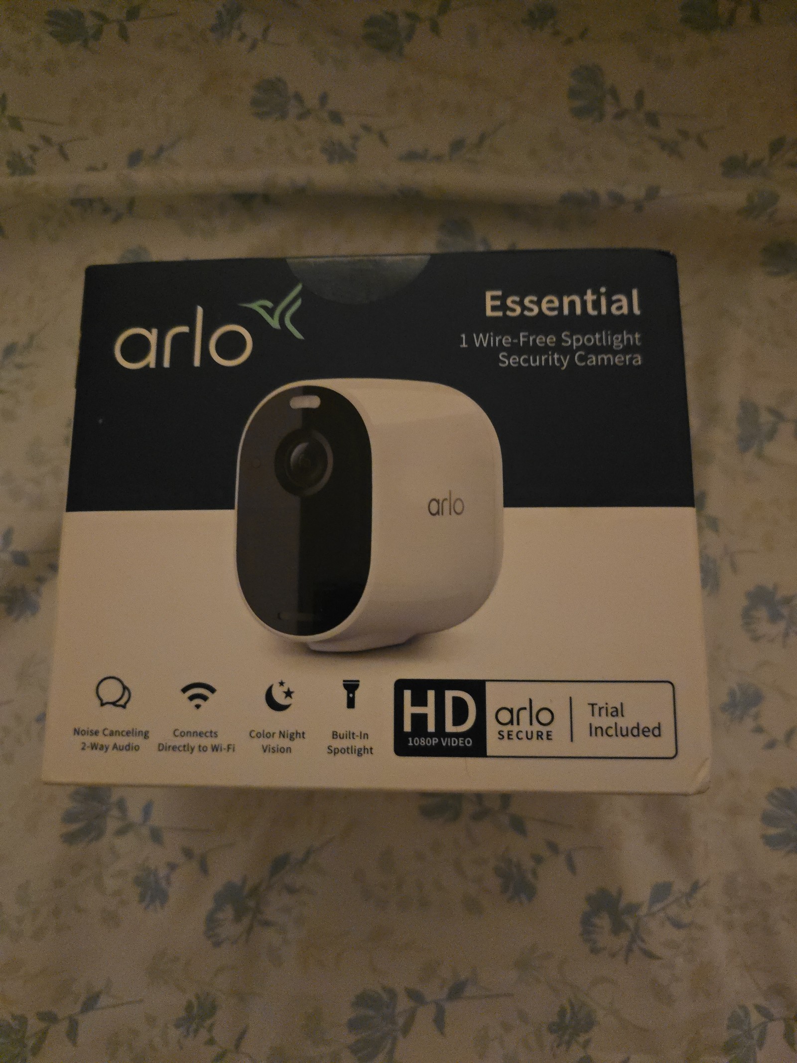 Arlo Essential Spotlight 1