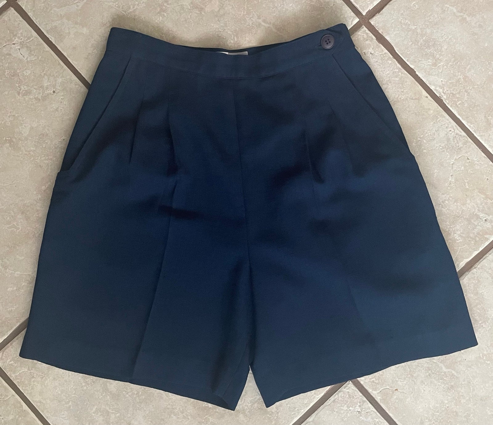 VINTAGE HANA SPORT CALIFORNIA PLEADED FRONT POCKETS ZIPPER WOMENS SHORTS SIZE 6