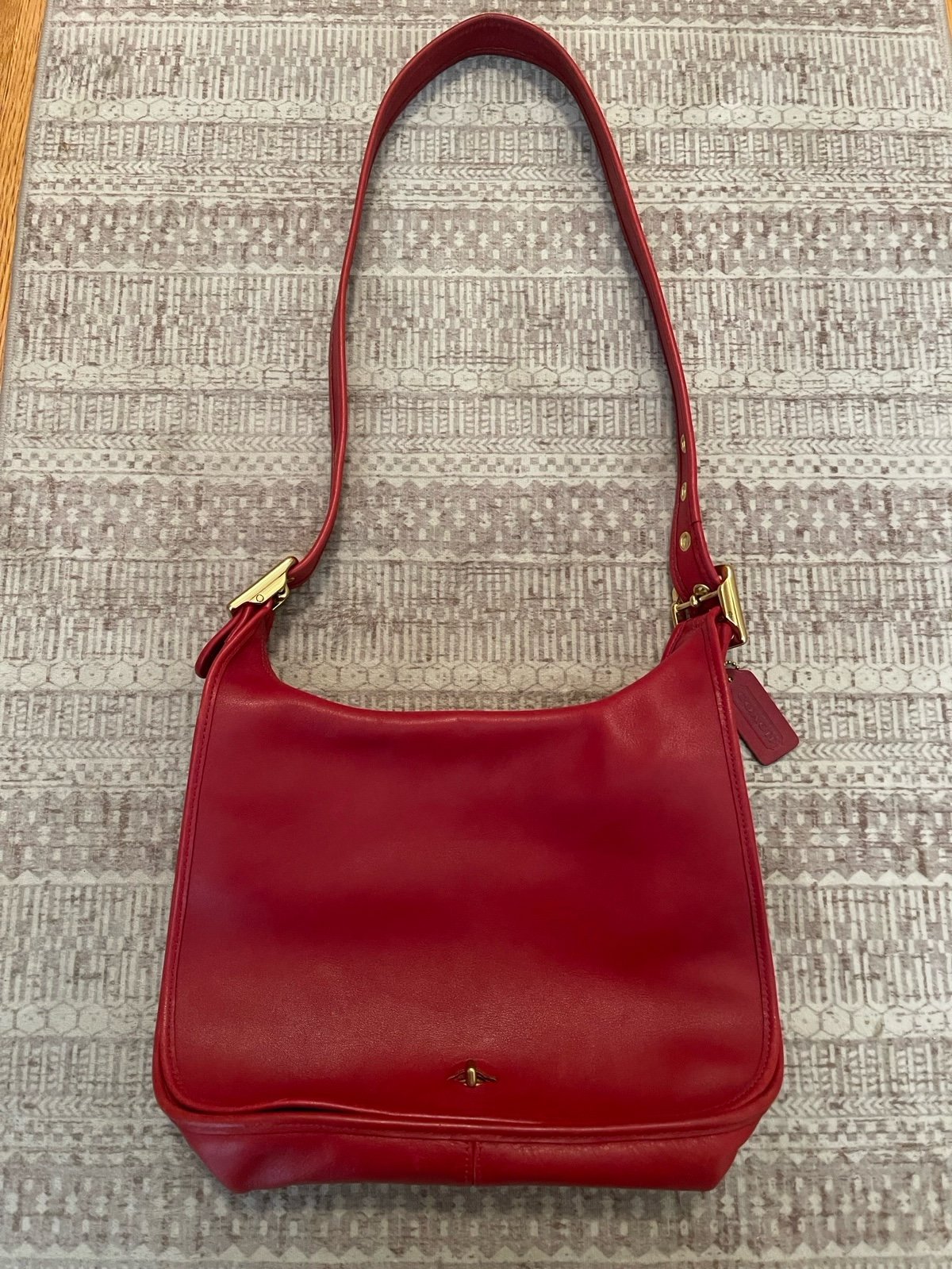 Authentic Coach Red Vintage Legacy Crescent Flap Saddle Leather Shoulder 9718