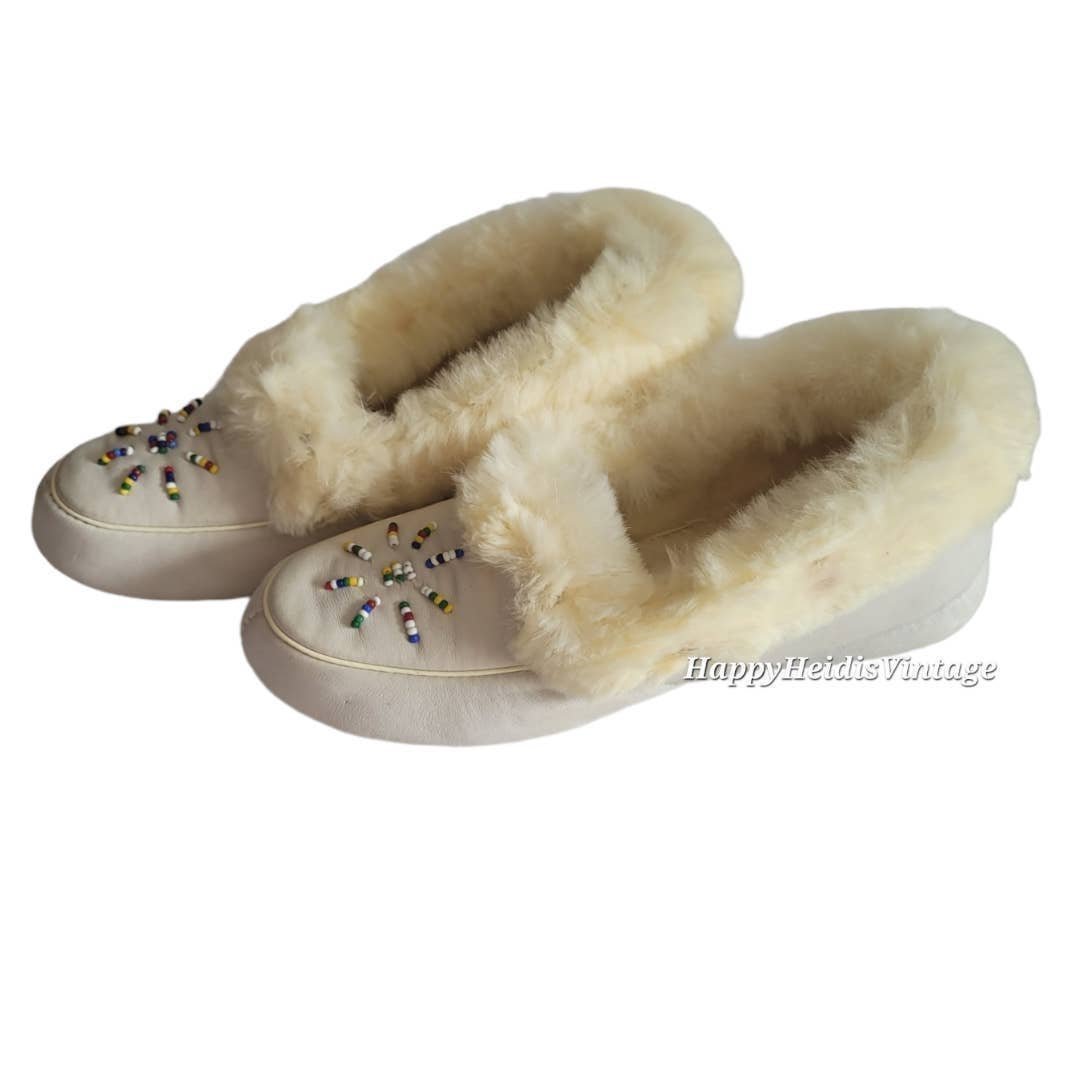 Vintage Sioux Mex Off White Fur Lined Beaded Cozy Comfy Style Slippers