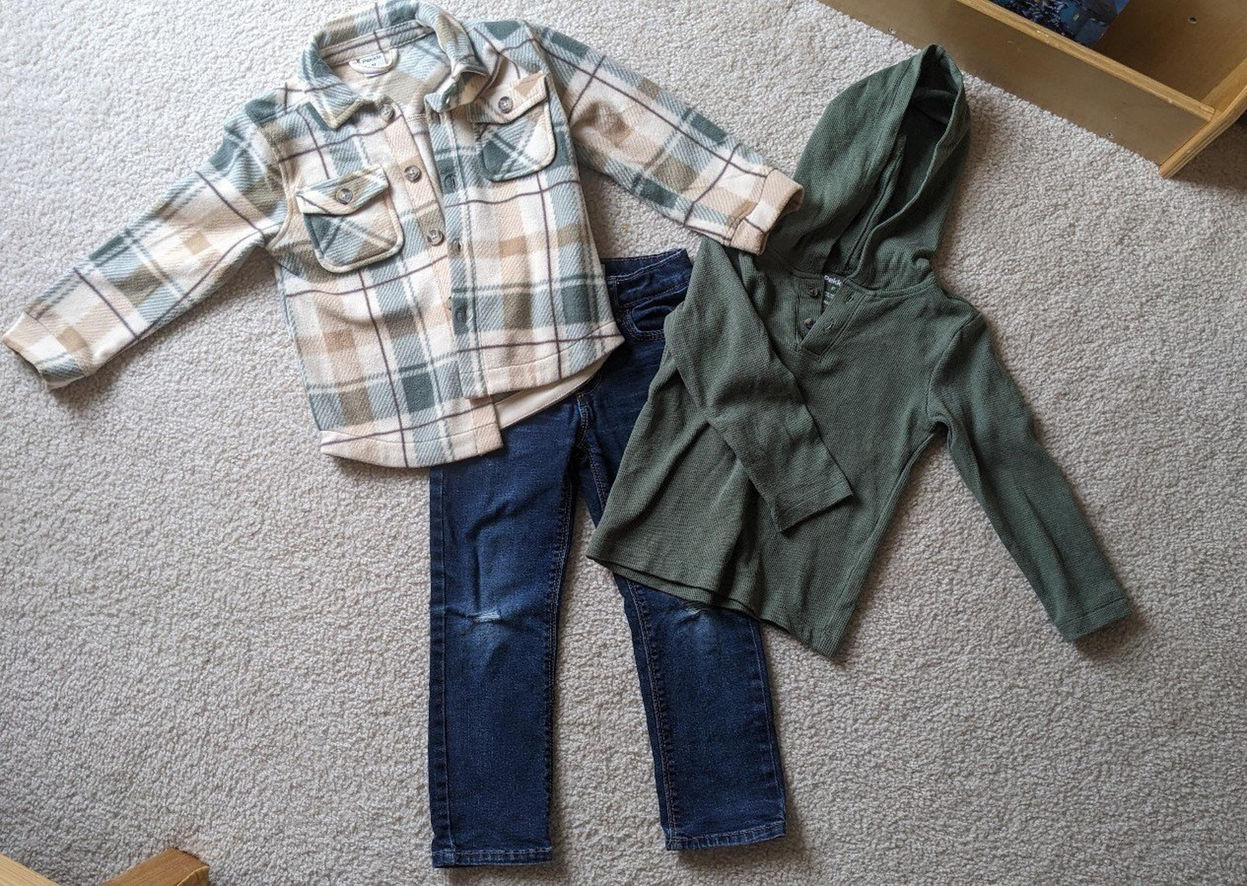Boy clothes bundle / outfit 3-4T