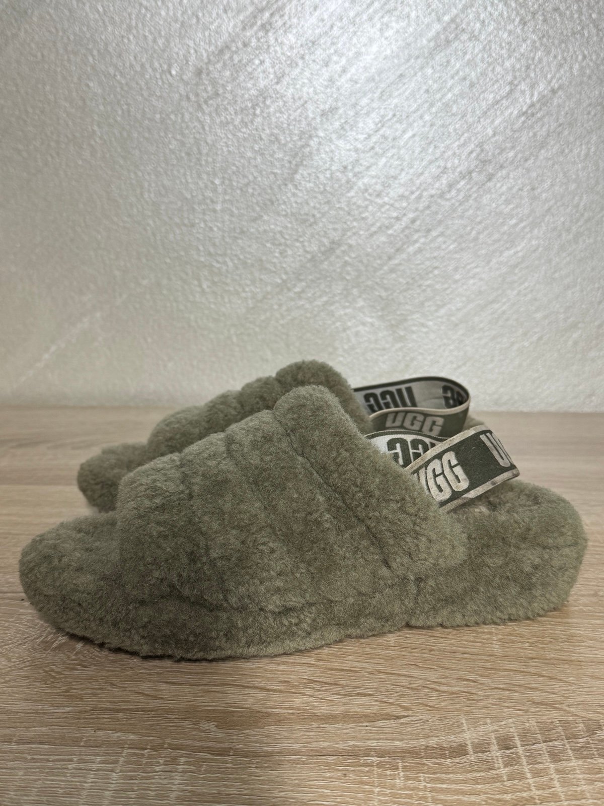UGG Fluff Yeah Women 7 Olive Green Slides Sheepskin Sleepers