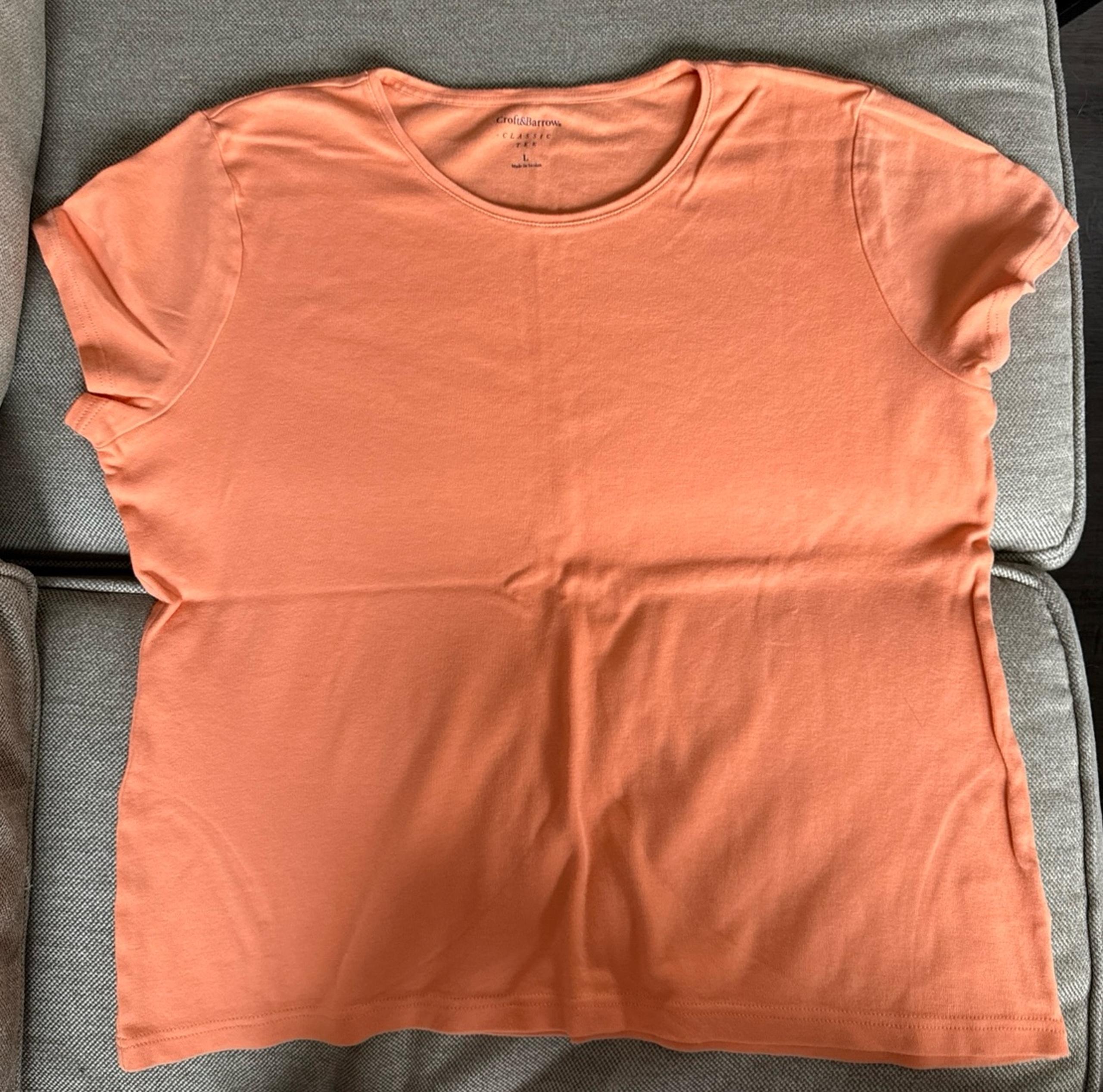 Croft & Barrow Orange T-Shirt (large)