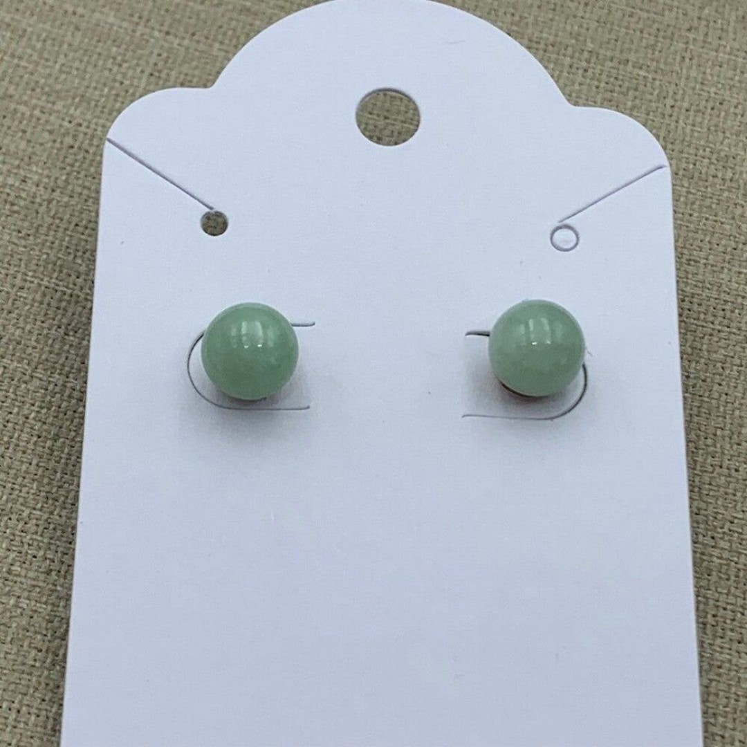 Woman’s 14k small jade Stud Earrings