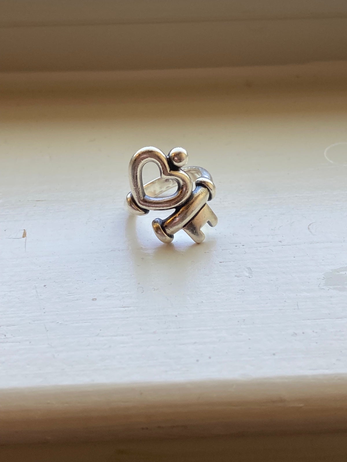 James Avery heart and key ring size 5