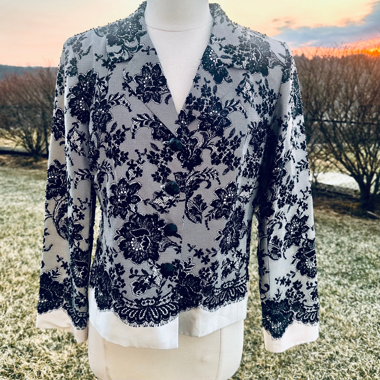 VICTOR COSTA Occasion Jacket button down 100% Silk