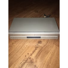 Toshiba VHS / DVD Recorder: SD-V392SU2