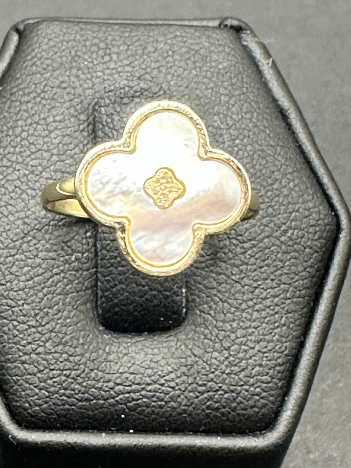14k clover Ring