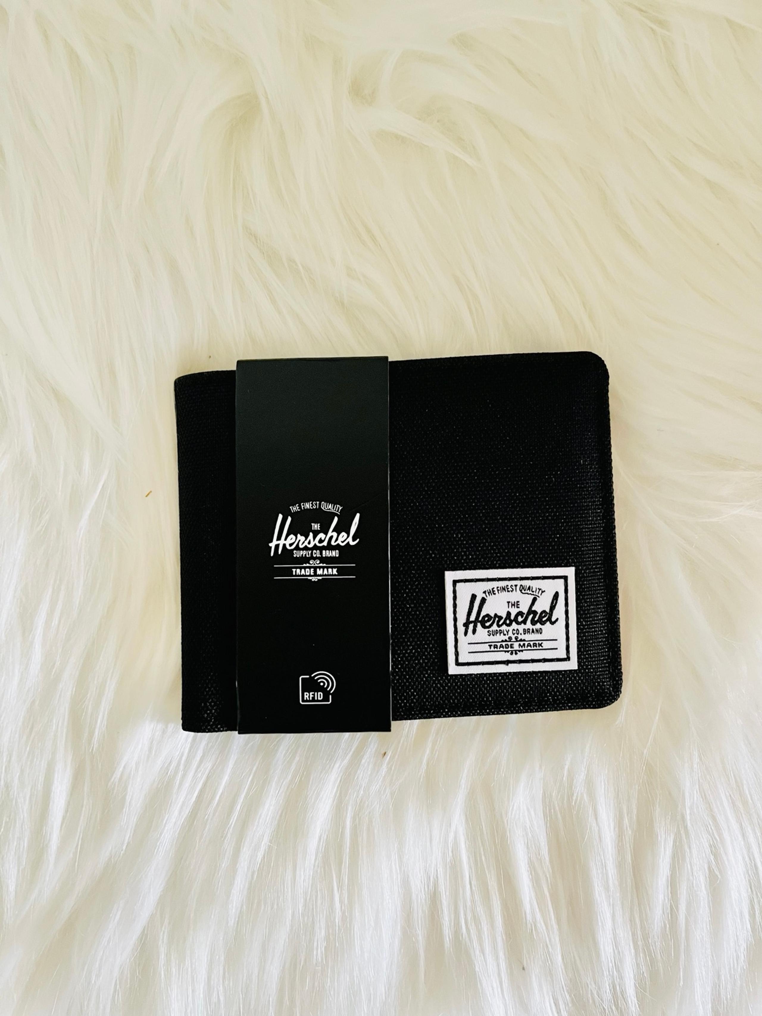 Herschel Supply Co Men’s Bifold Hank Wallet (Black)