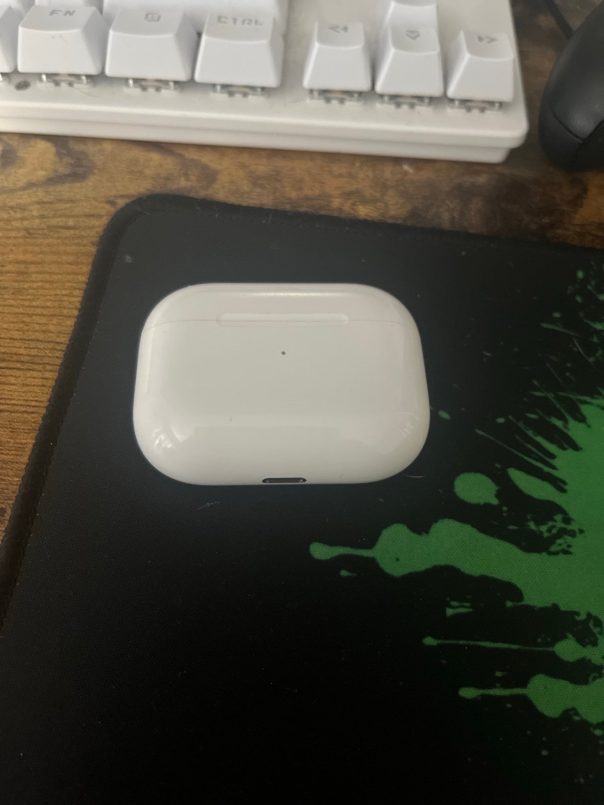 AirPods but only right pod