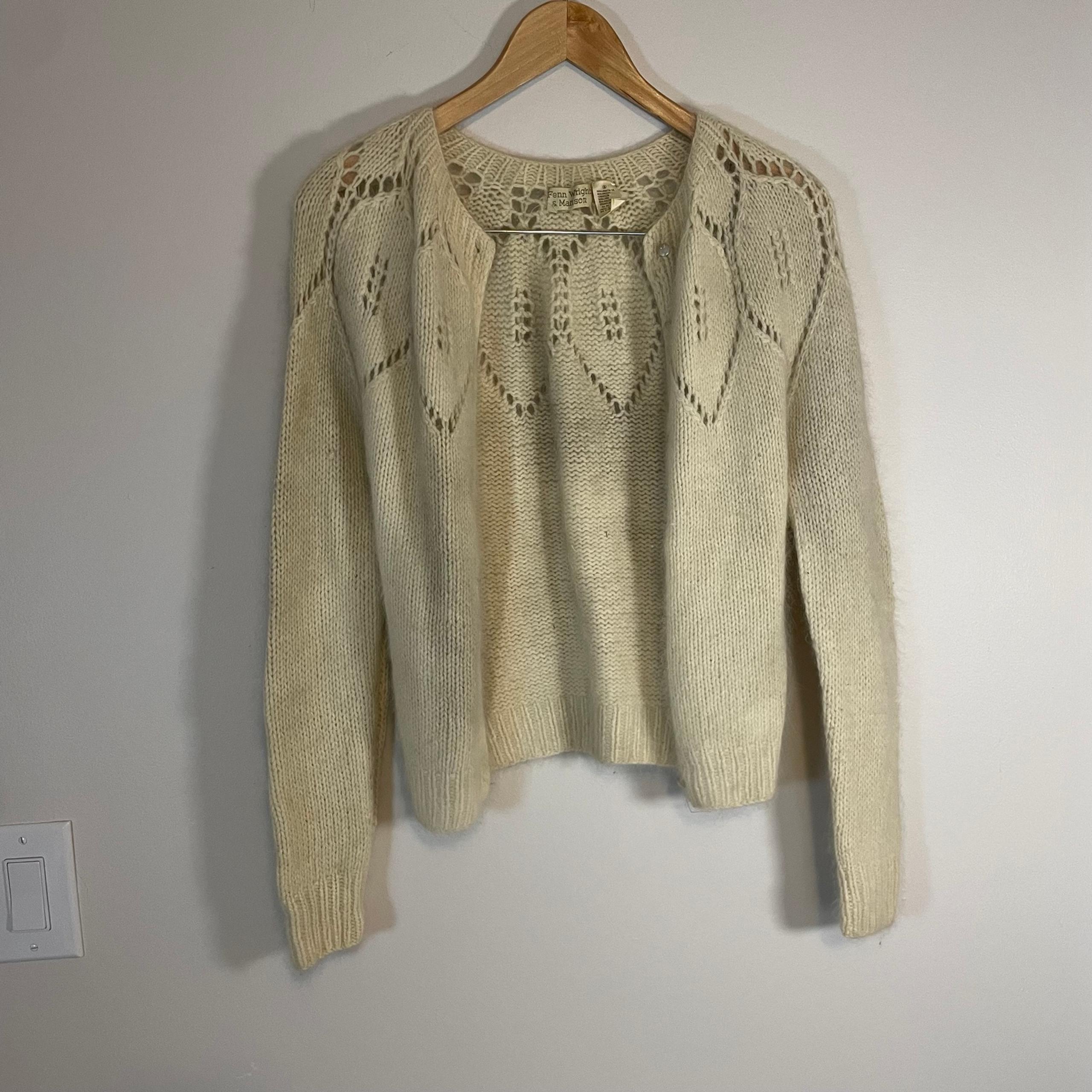 Vintage Fenn Wright Manson LambsWool/Angora Blend Pearl Button White cardigan