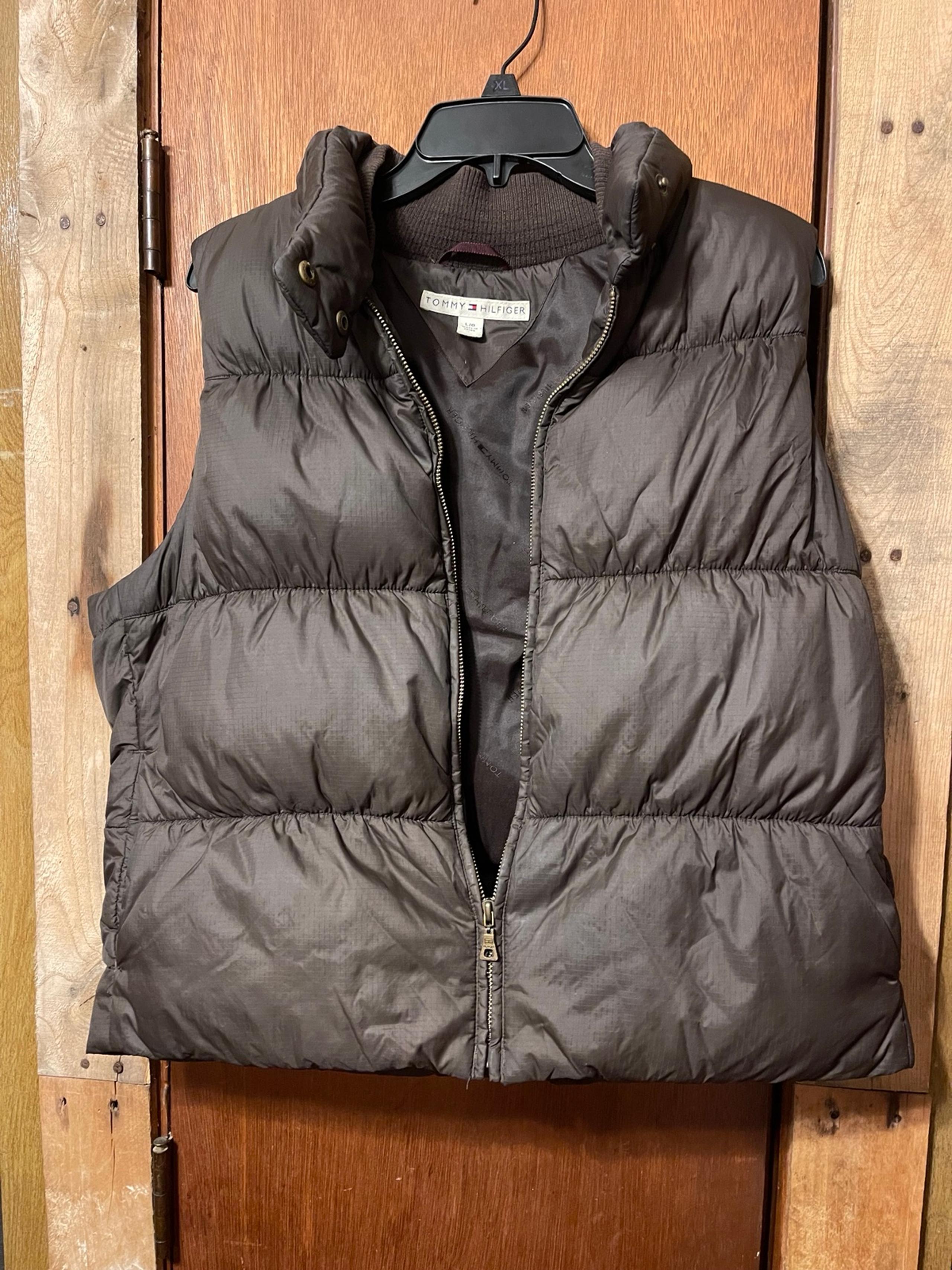 Tommy Hilfiger Puffer Vest-Size L-Brown in color