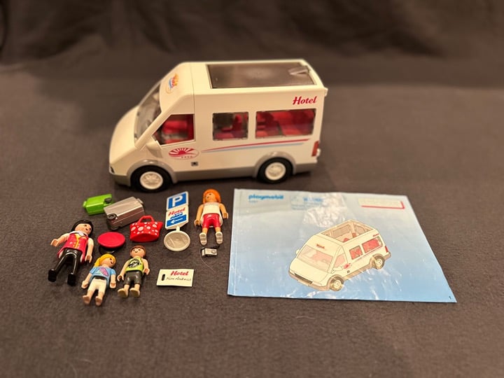 Summer Fun Hotel Shuttle Bus 5267