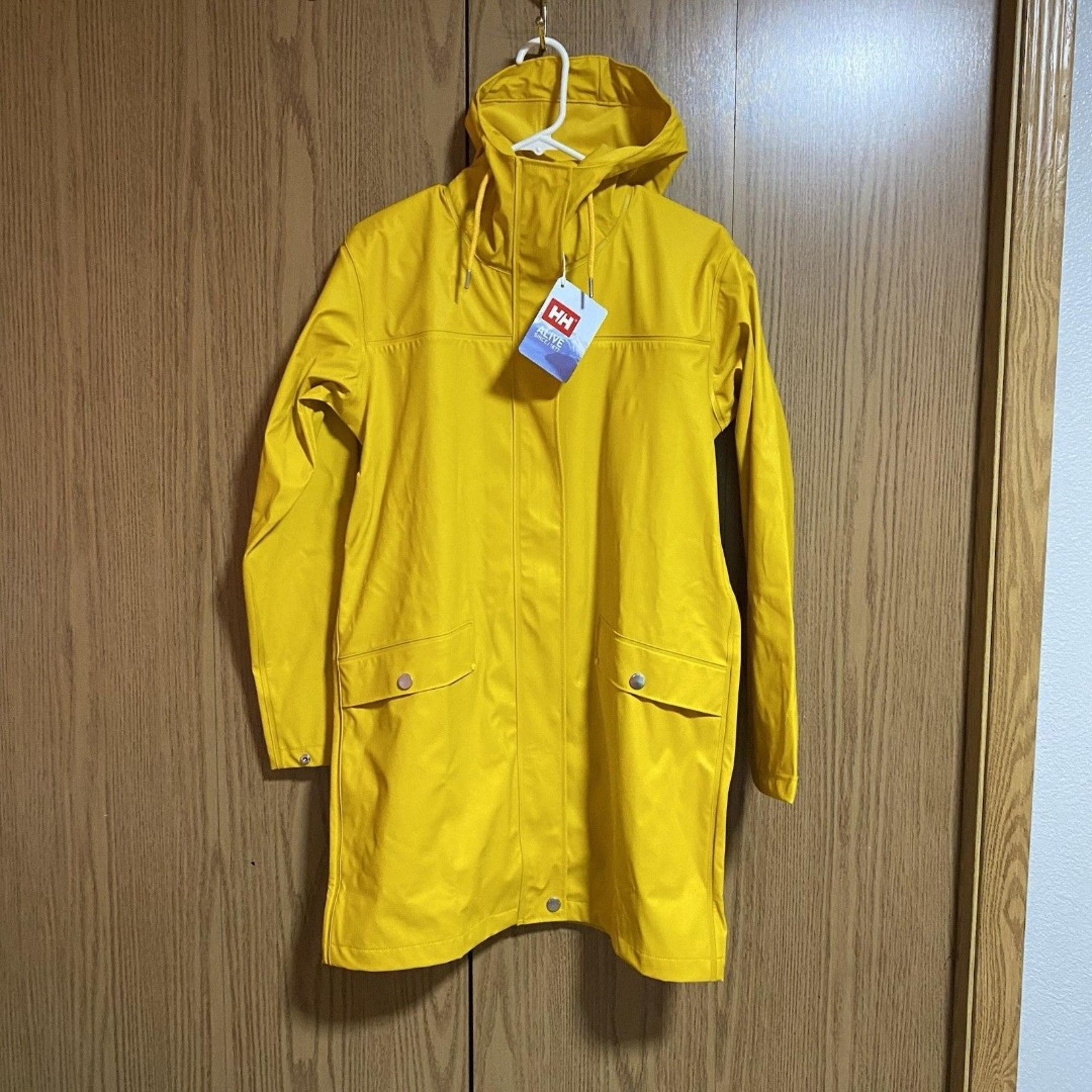 NWT Helly Hansen Women's Small Moss Raincoat Yellow