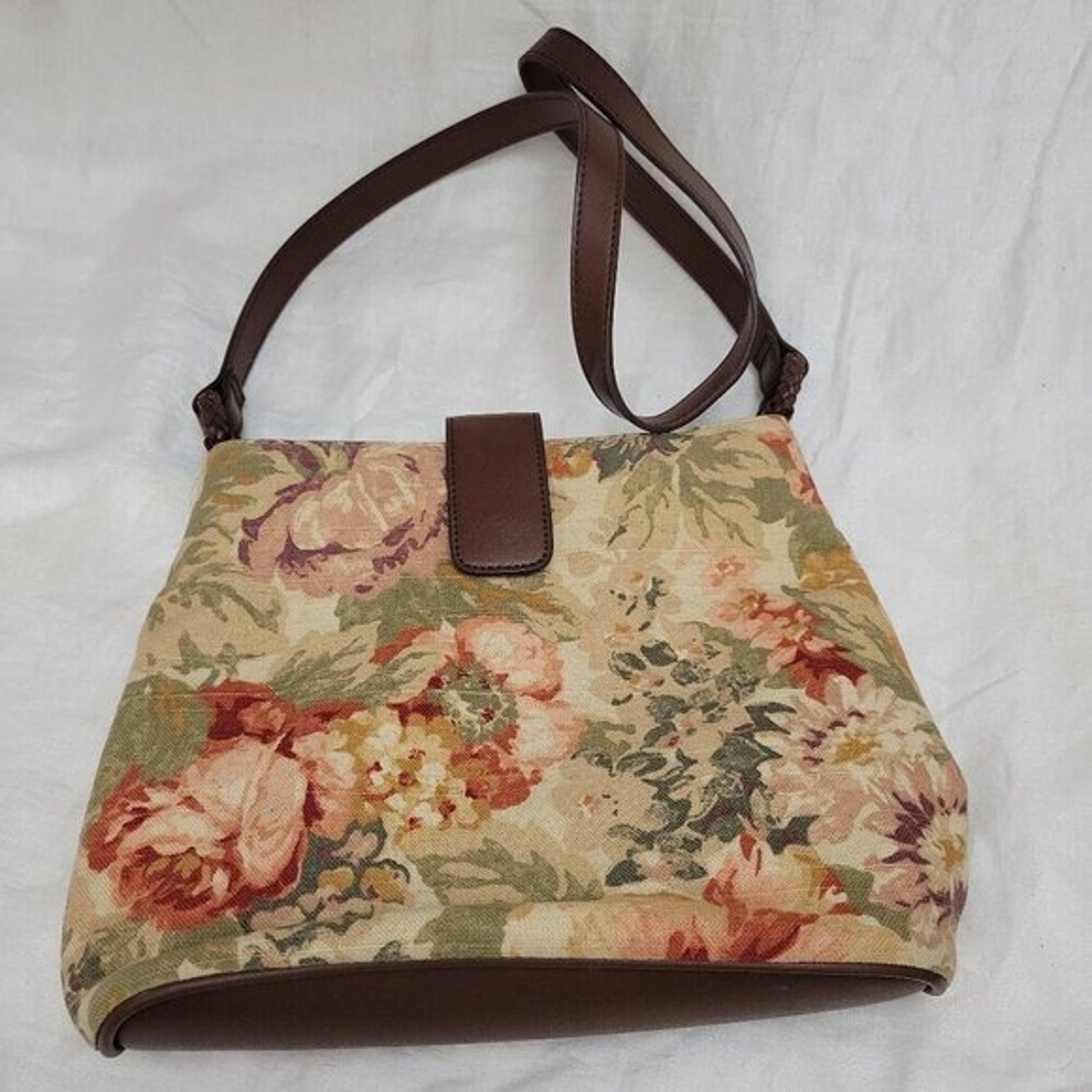 Relic Floral Tapestry Bag Crossbody Brown Leather long strap zip snap vintage