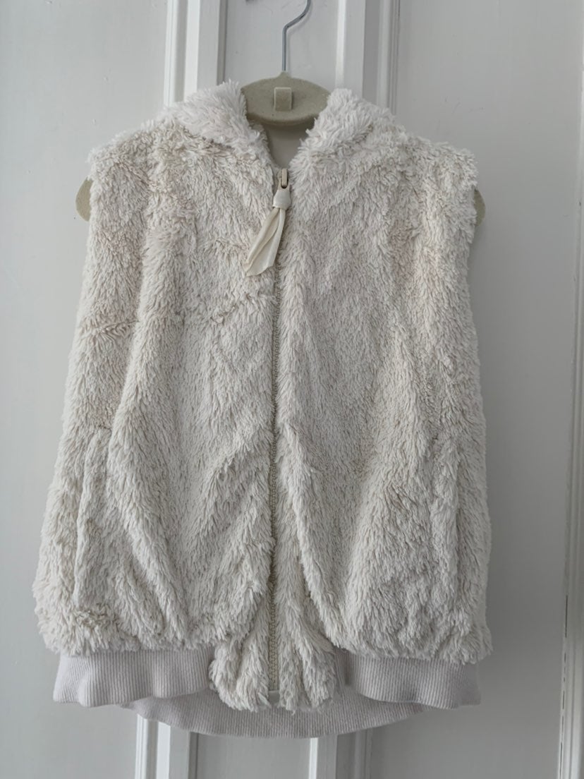 Disney cream Faux Fur Vest w/hood 6
