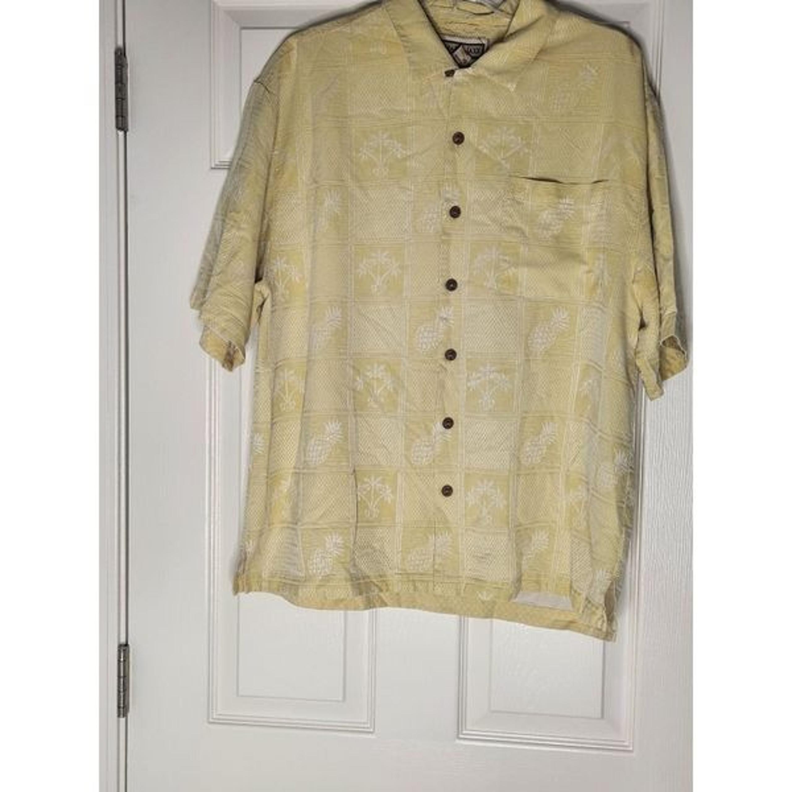 Jamaica Jaxx L 100% SILK Yellow Shrtslv Hawaiian Floral Buttons  Up Men's Shirt