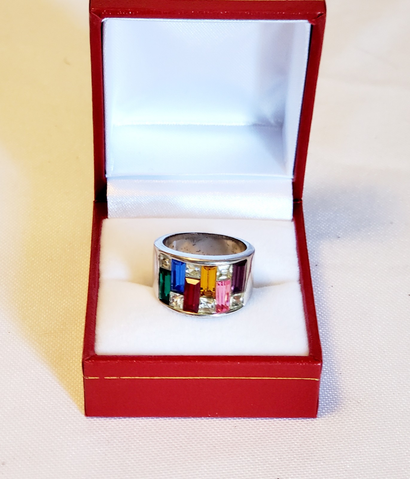 18K White Gold Gemstone Ring Sz 6.5