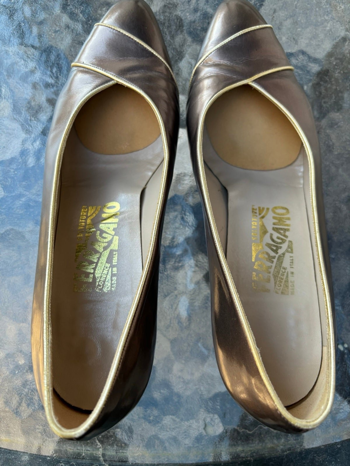 Salvatore Ferragamo preowned women’s leather bronze pumps shoes size 8