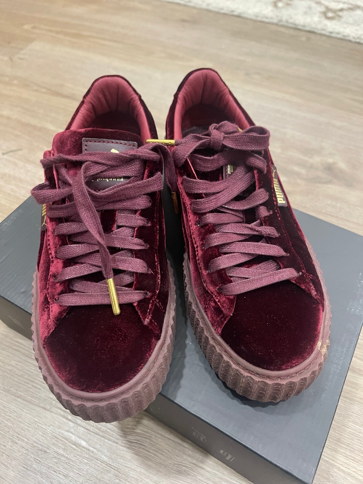 Fenty velvet pumas Athletic