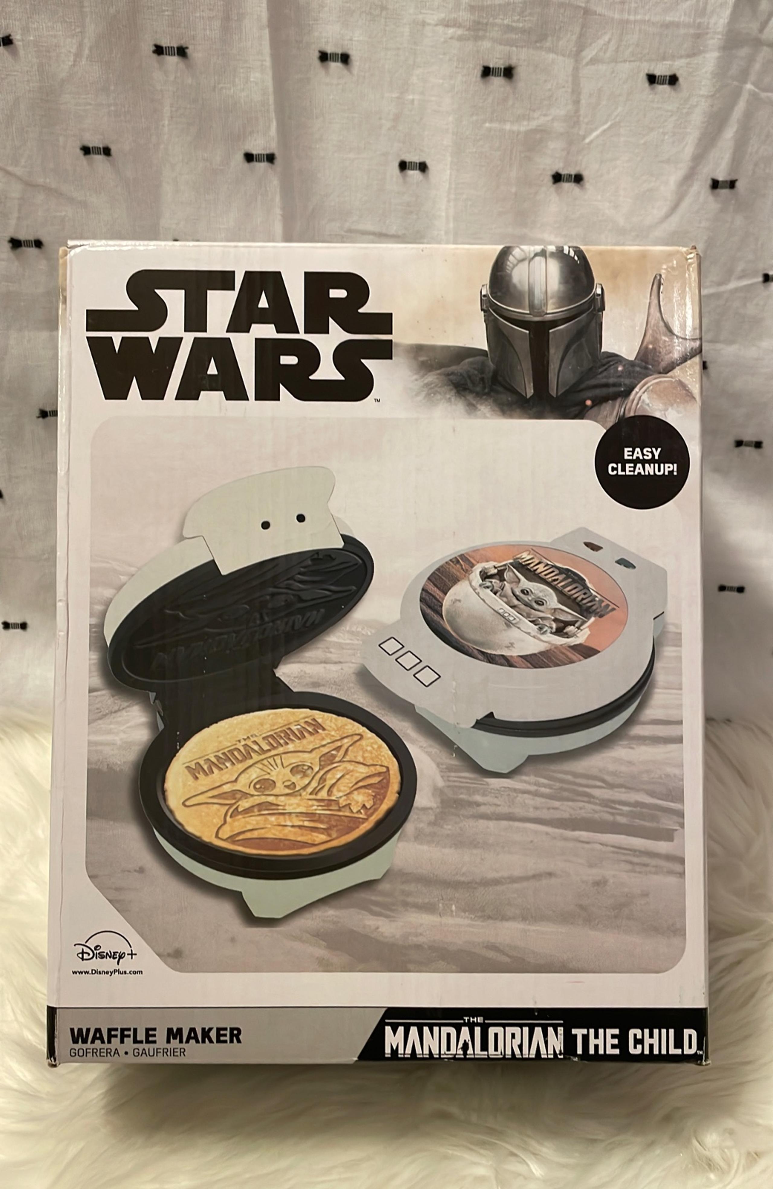 MANDALORIAN THE CHILD WAFFLE MAKER