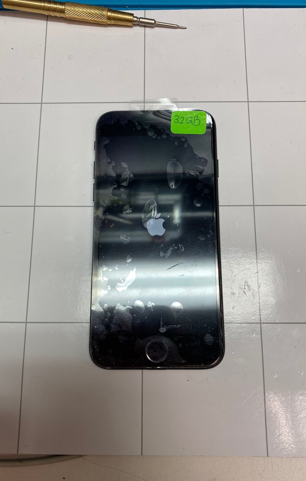 iPhone 7 Black 32 GB Unlocked