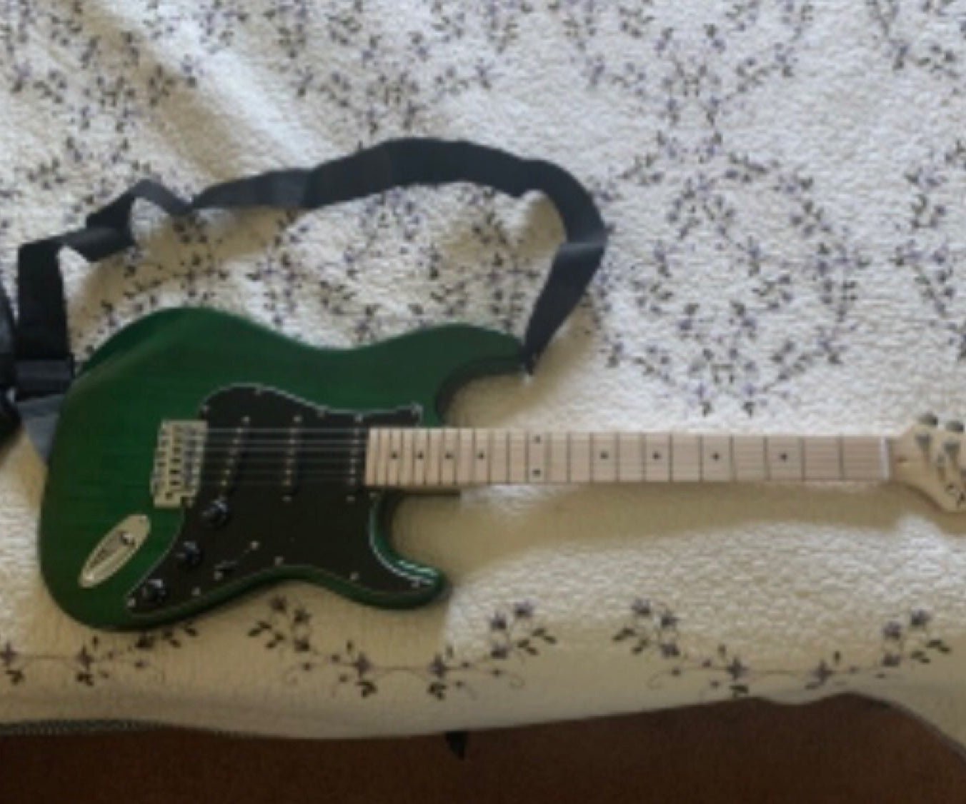 Like New Electric Guitar (Green & Black)