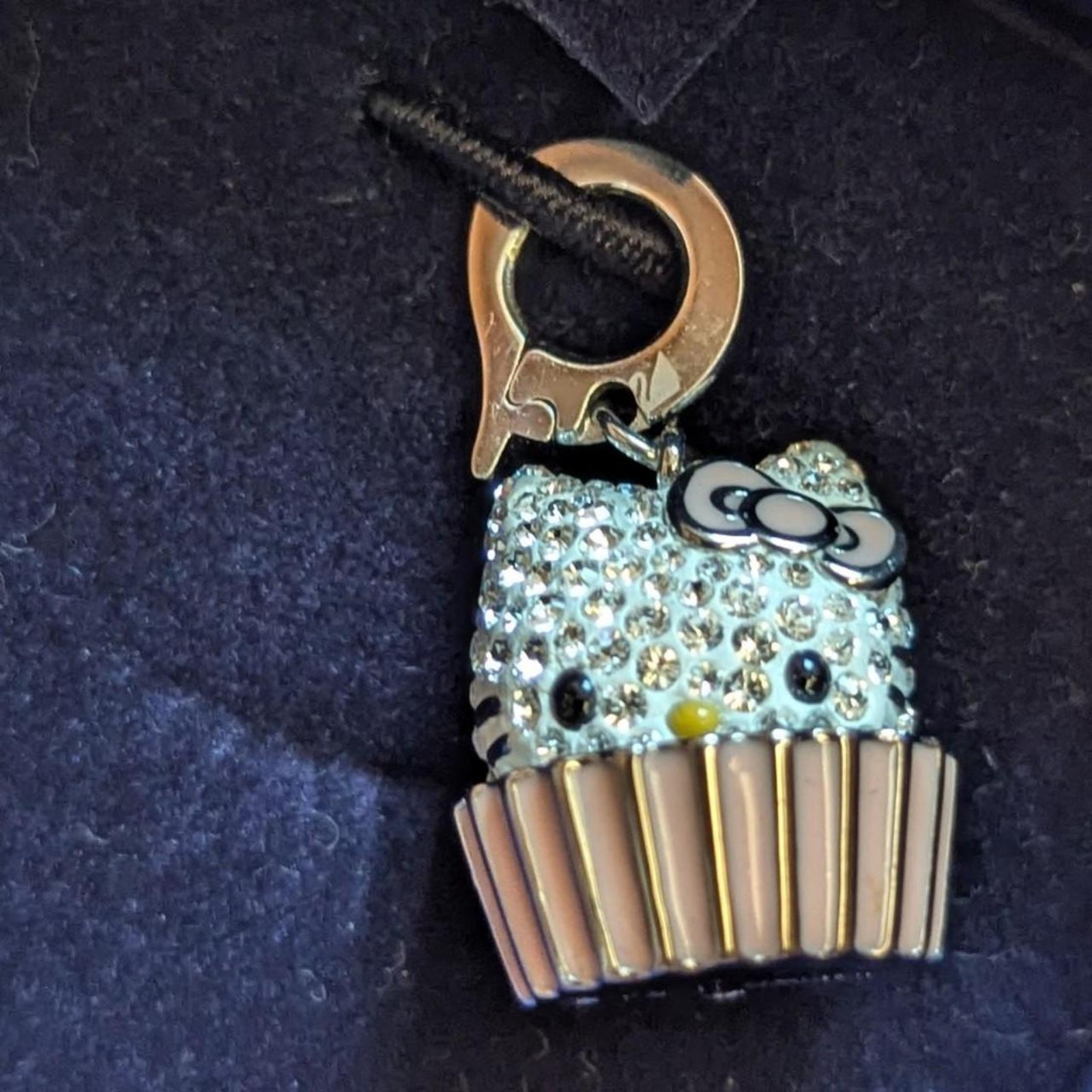 hello kitty x swarovski charm Cupcake