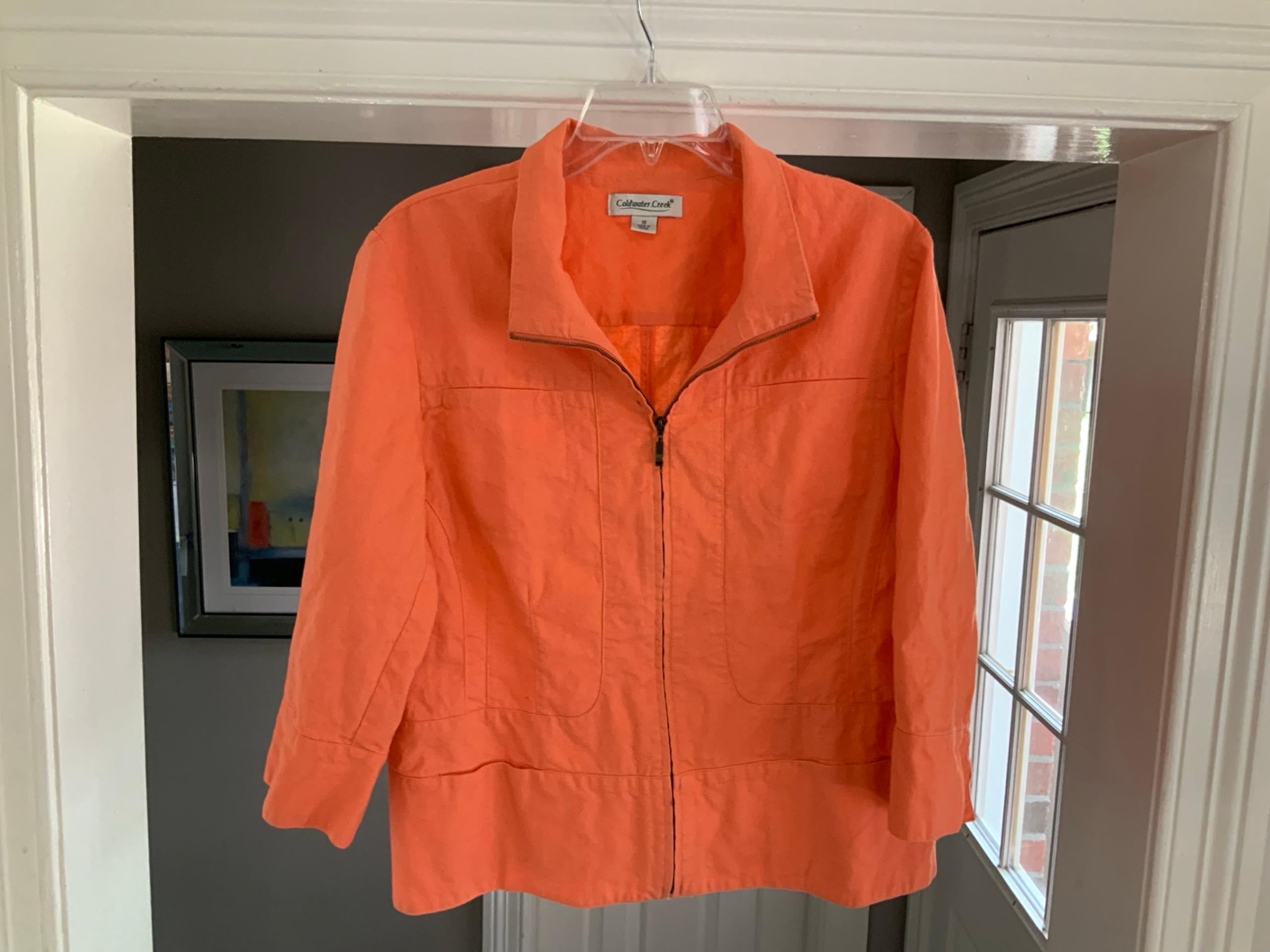 Womens coldwater creek light weight zip up jacket. Size 16. SKU 2231 CS