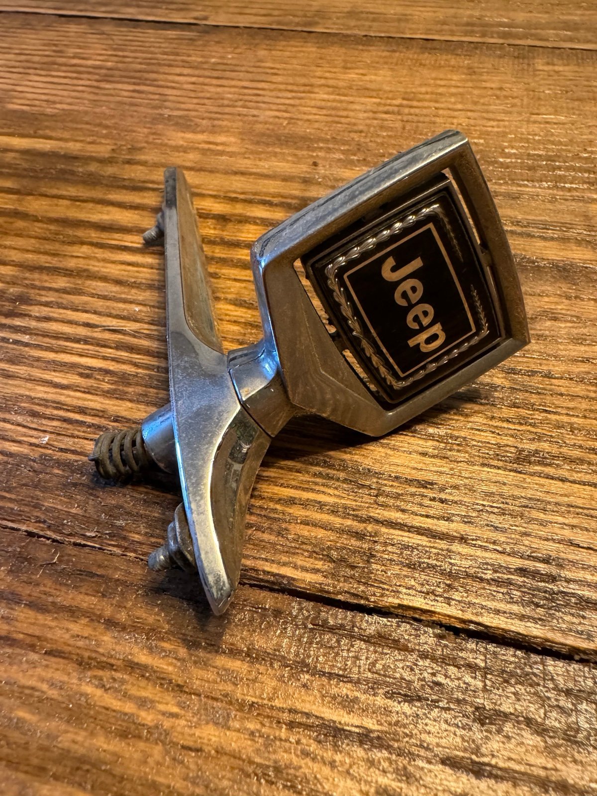 Jeep Wagoneer hood ornament