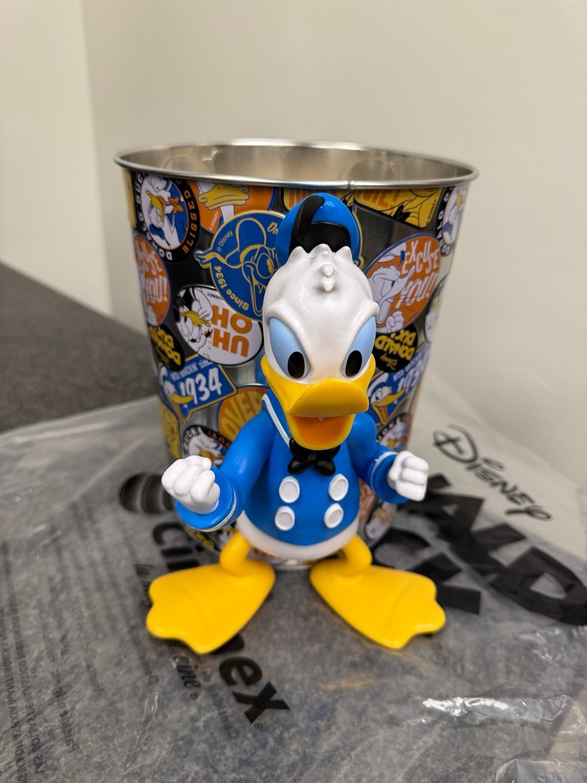DONALD DUCK POPCORN TIN BUCKET