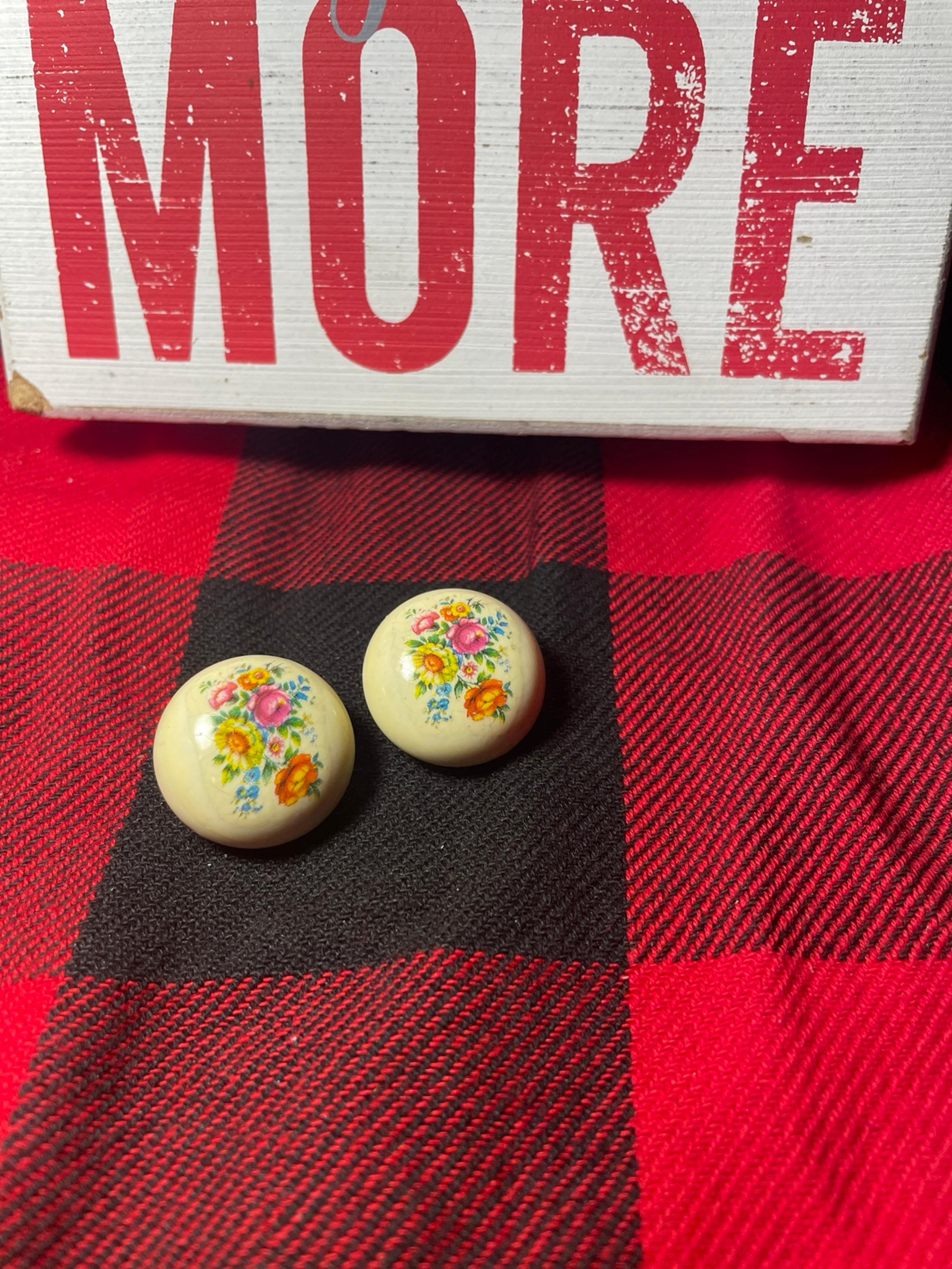 Vintage clip on ceramic circle earrings with roses ornaments