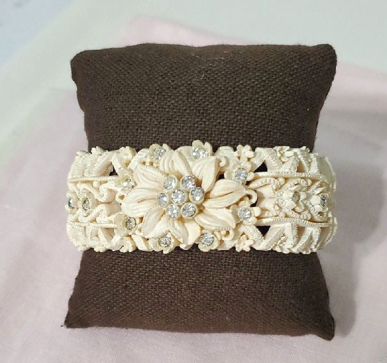 Vtg Carved Celluloid Hinged Bangle with Screw-Back Earrings