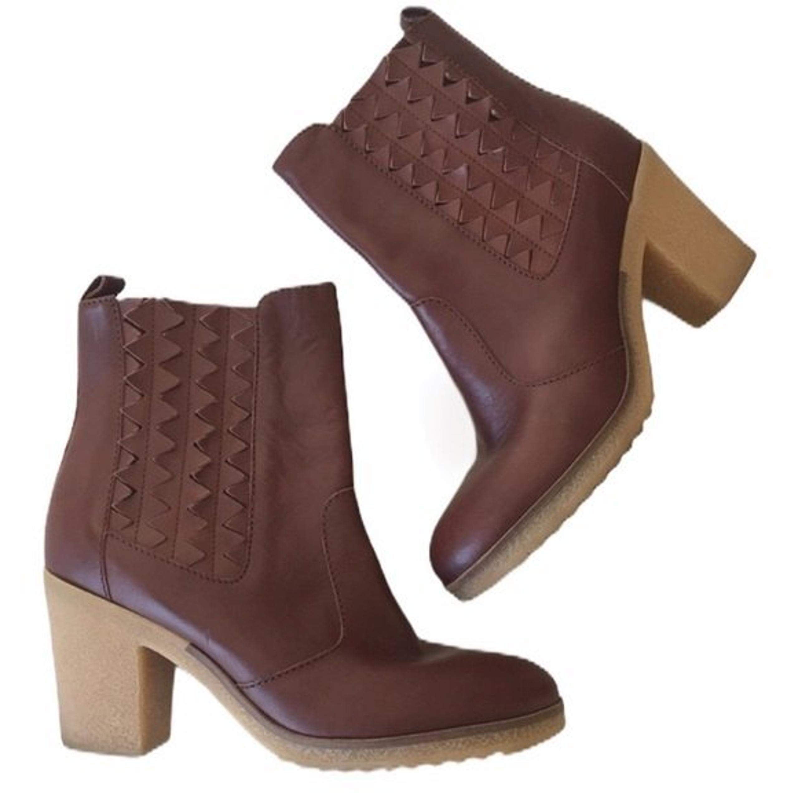Jasper & Jeera Triangle Trails Ankle Boots Size 39/9