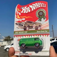 Hot Wheels 2002 holiday car Beach Bomb Too - presented by Larry Wood