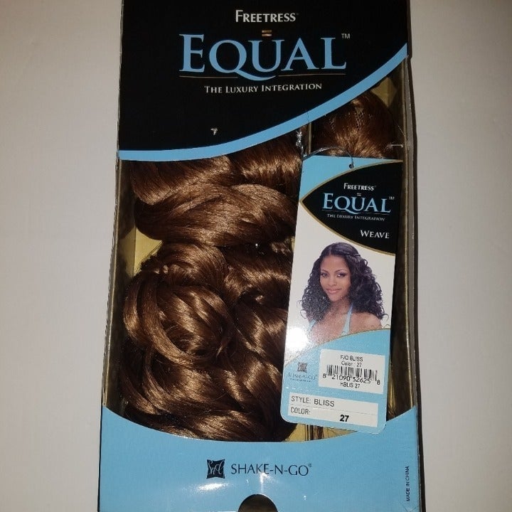 FREETRESS EQUAL SYNTHETIC WEAVE THE LUXURY INTERGRATION (27)