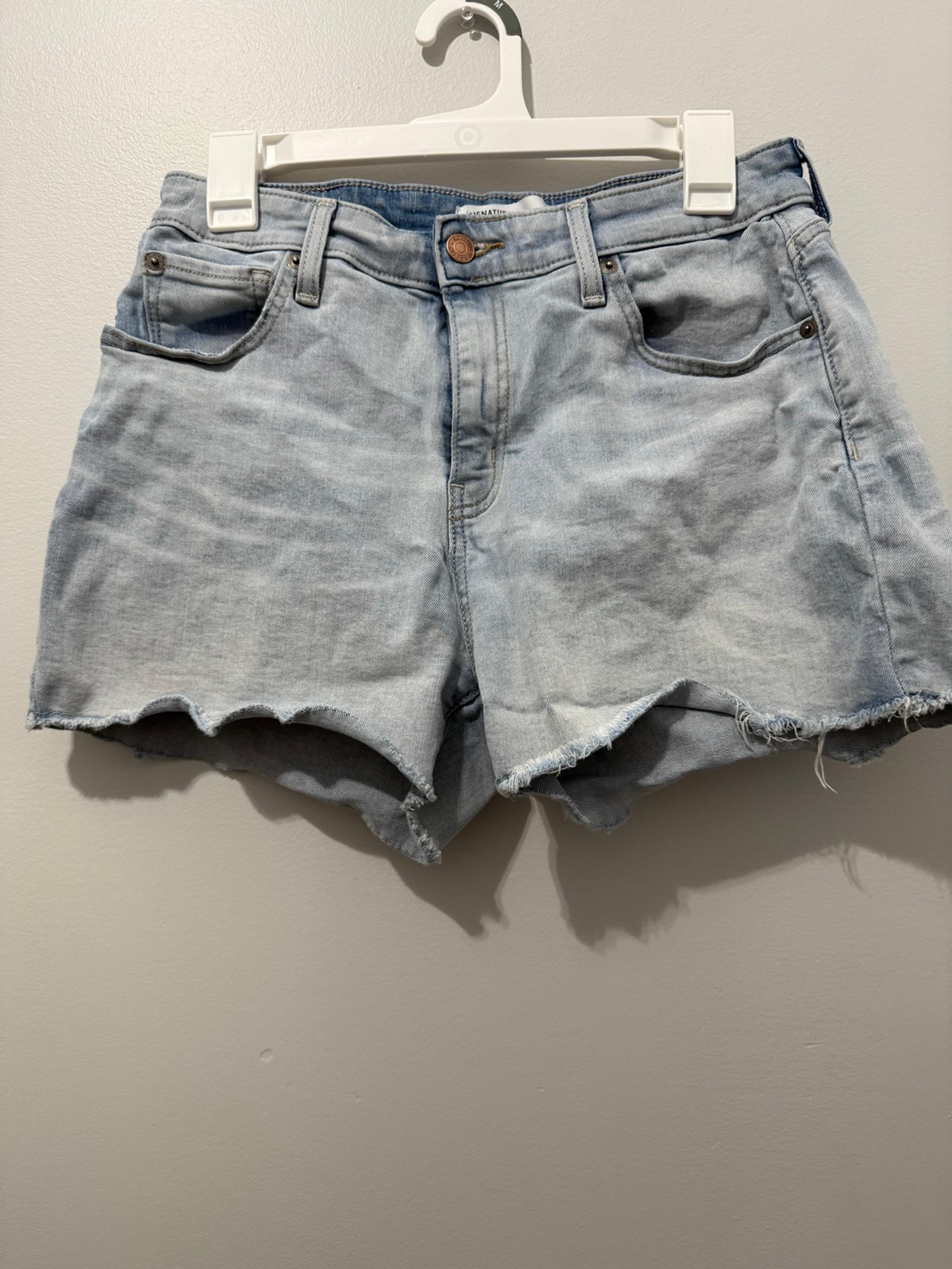 Levi Strauss Light washed High Rise Women’s size 8 Jean  Denim Summer Shorts