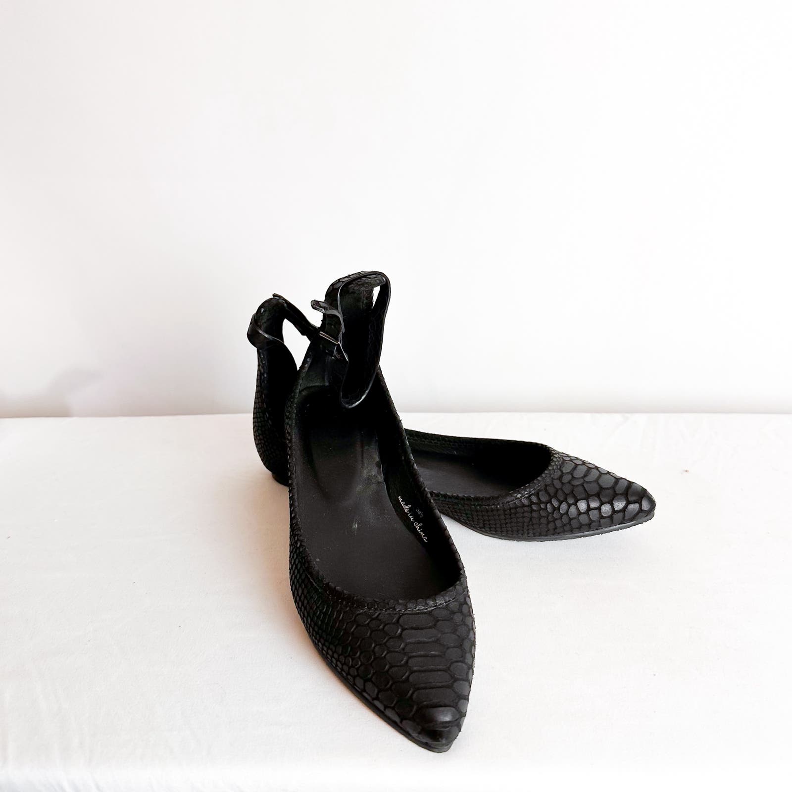 NWOB JOIE Temple Ballet Flats Black Snakeskin Ankle Strap Sz 39