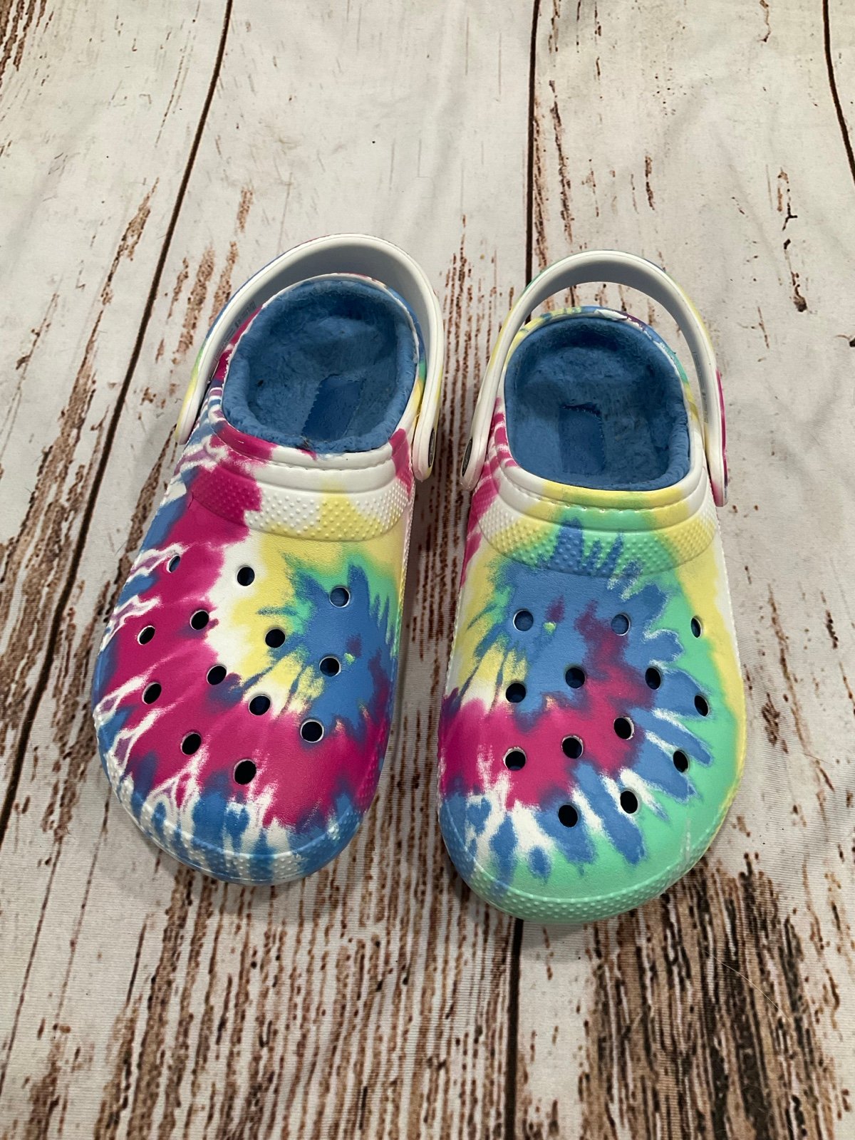 CROCS TIE DYED CLOGS MULES